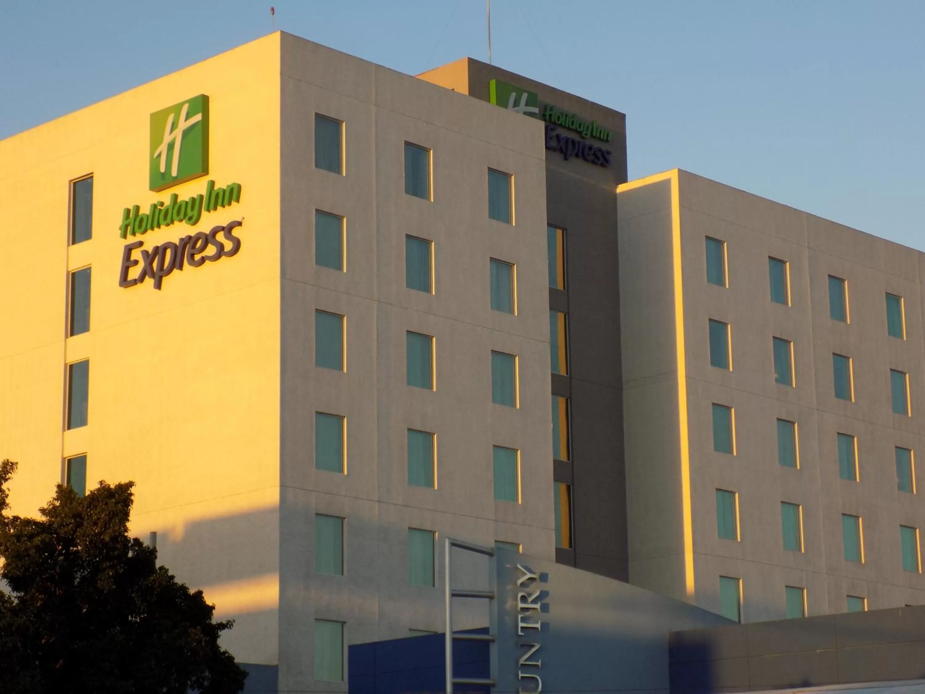 Property building in Holiday Inn Express Culiacan by IHG