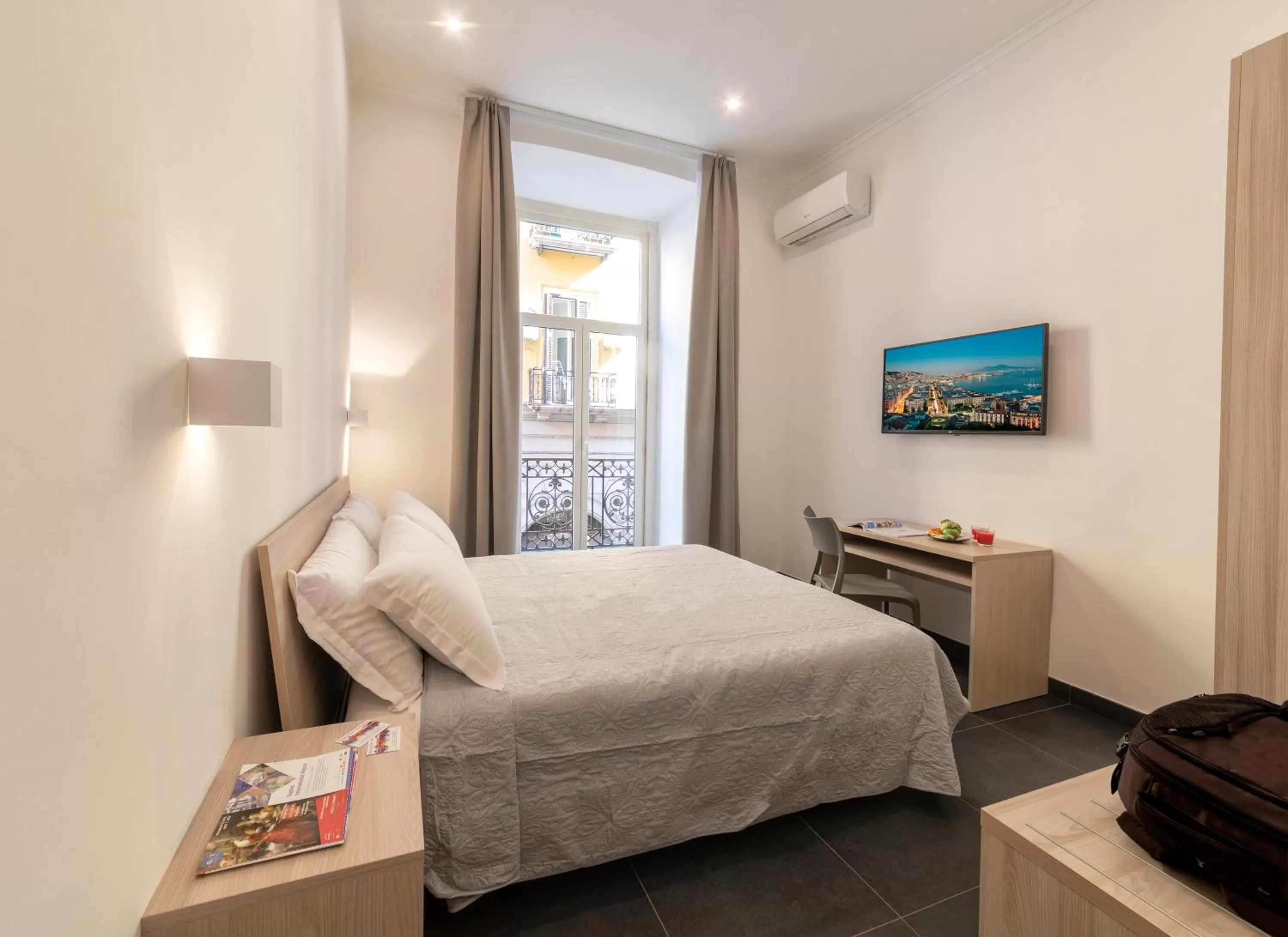 Bed in Neapolitan Breakfast