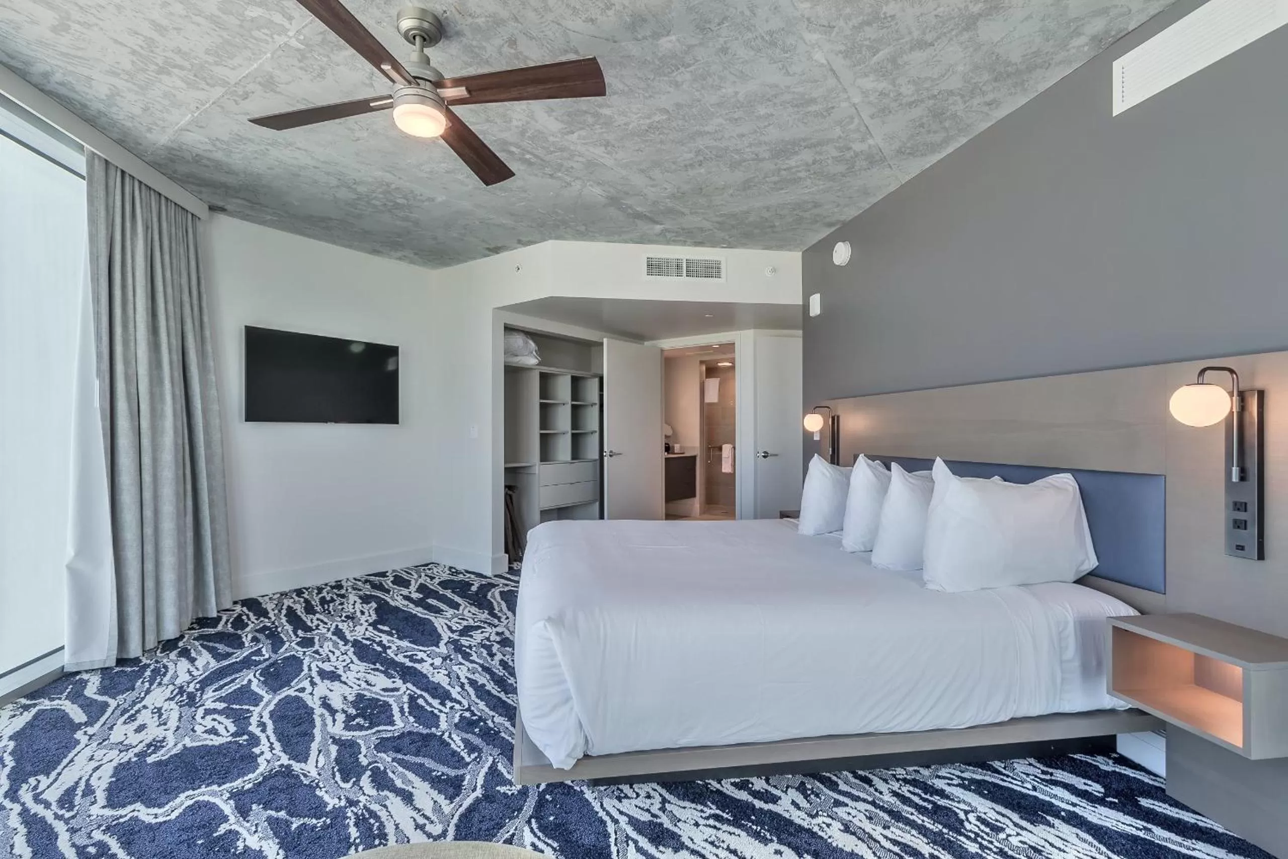 Bedroom, Bed in Max Beach Resort