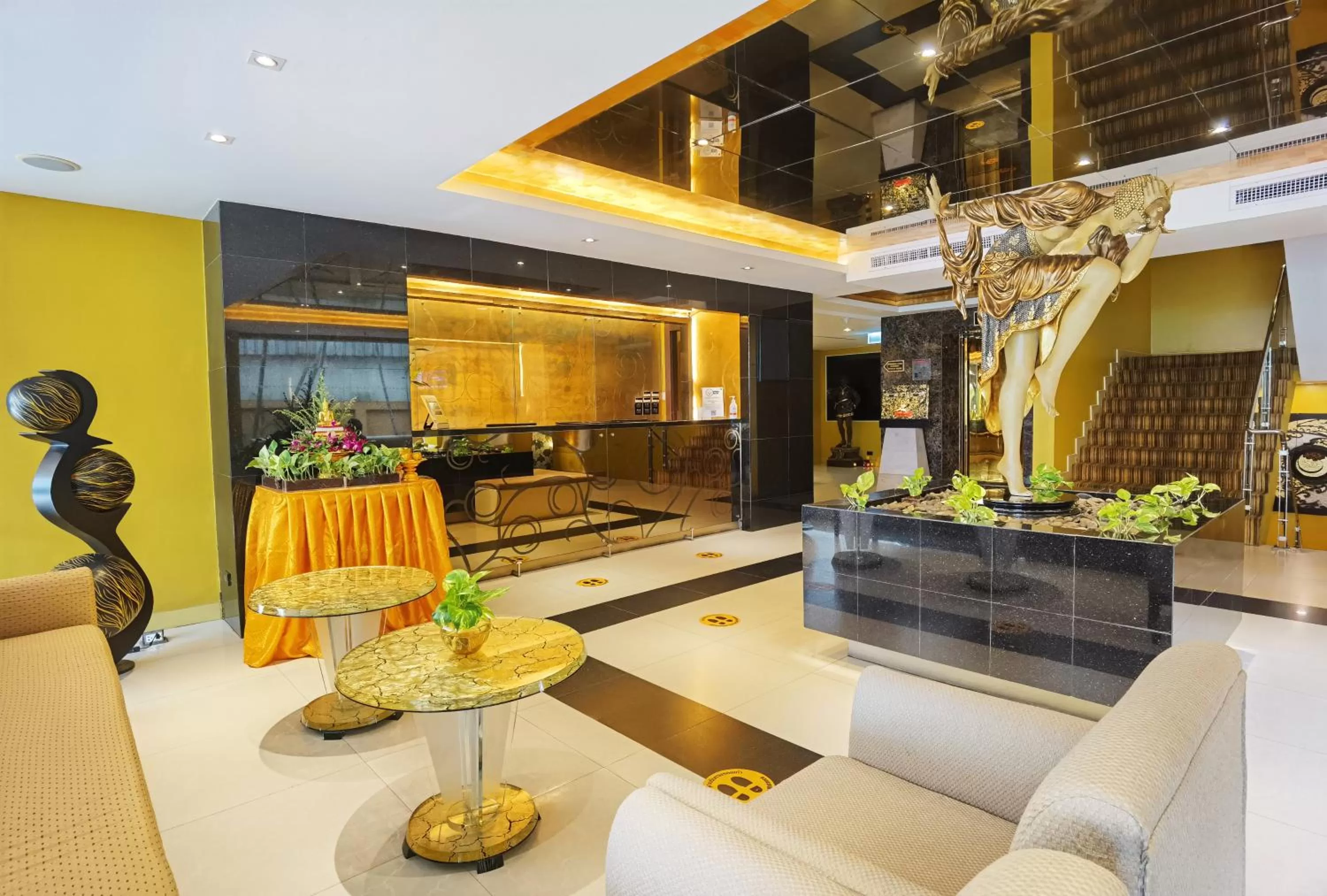 Lobby or reception in Nova Gold Hotel Pattaya