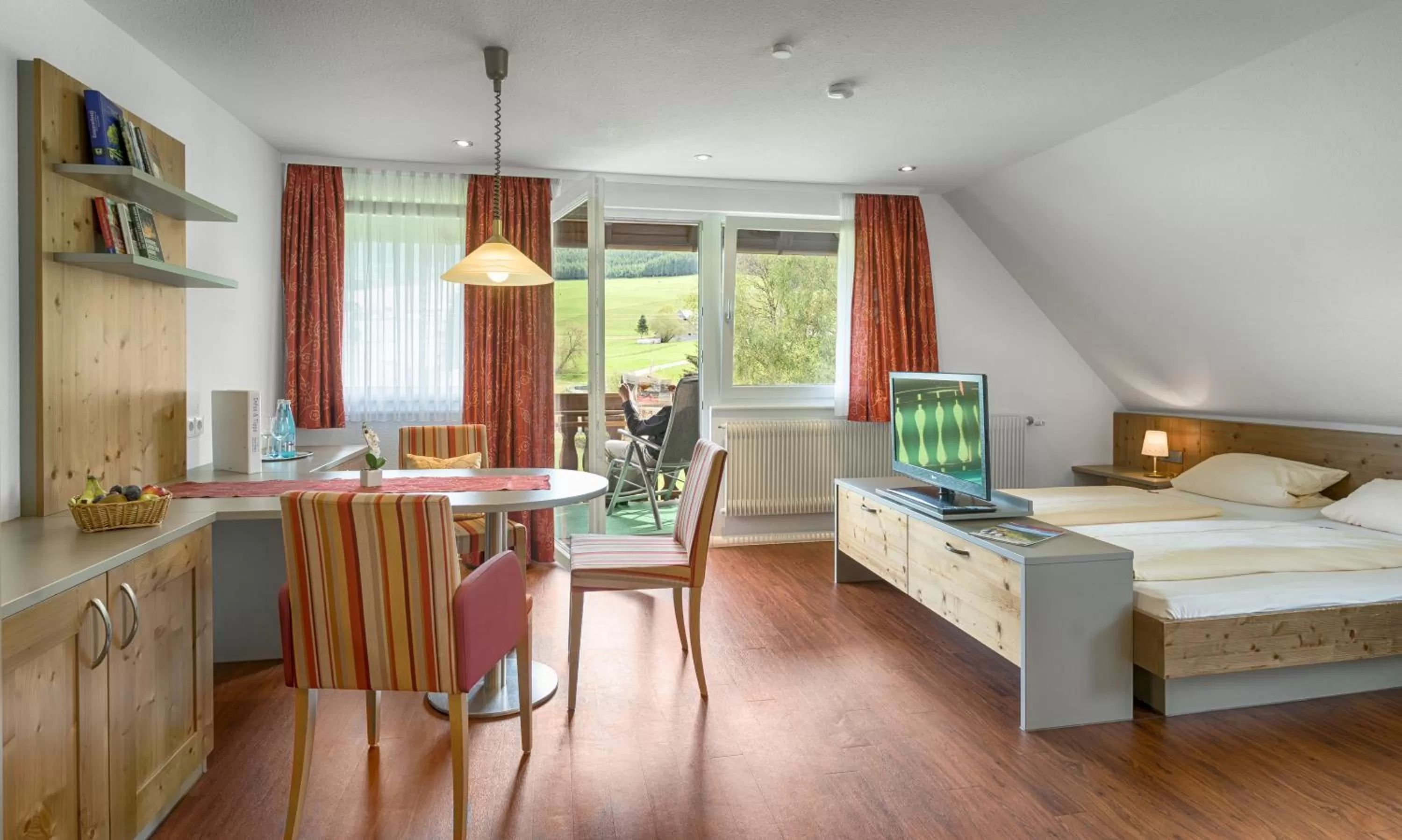 TV and multimedia, Bed in Hotel Zum Löwen - Unteres Wirtshaus