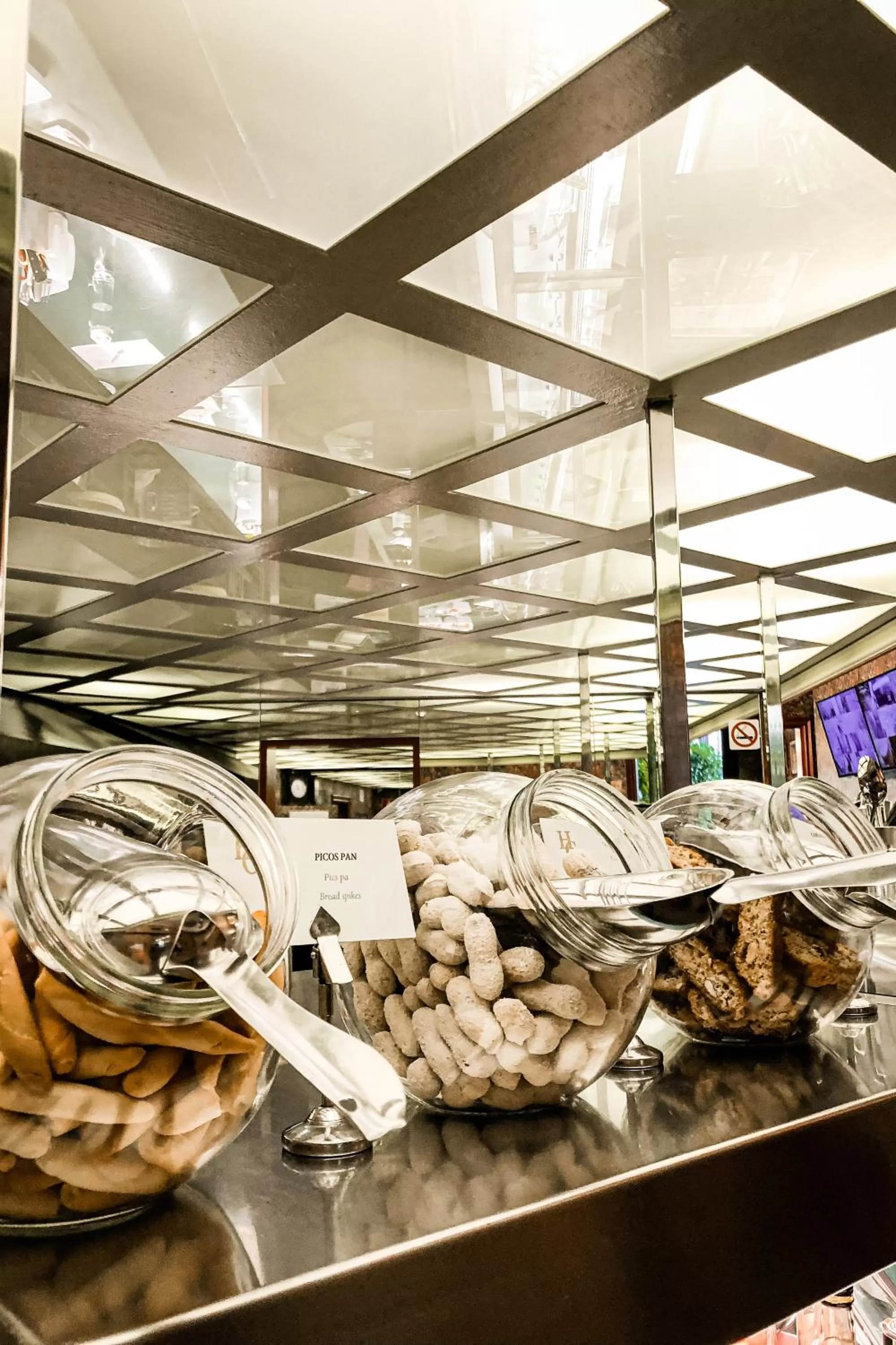 Food and drinks in Hotel Continental Barcelona