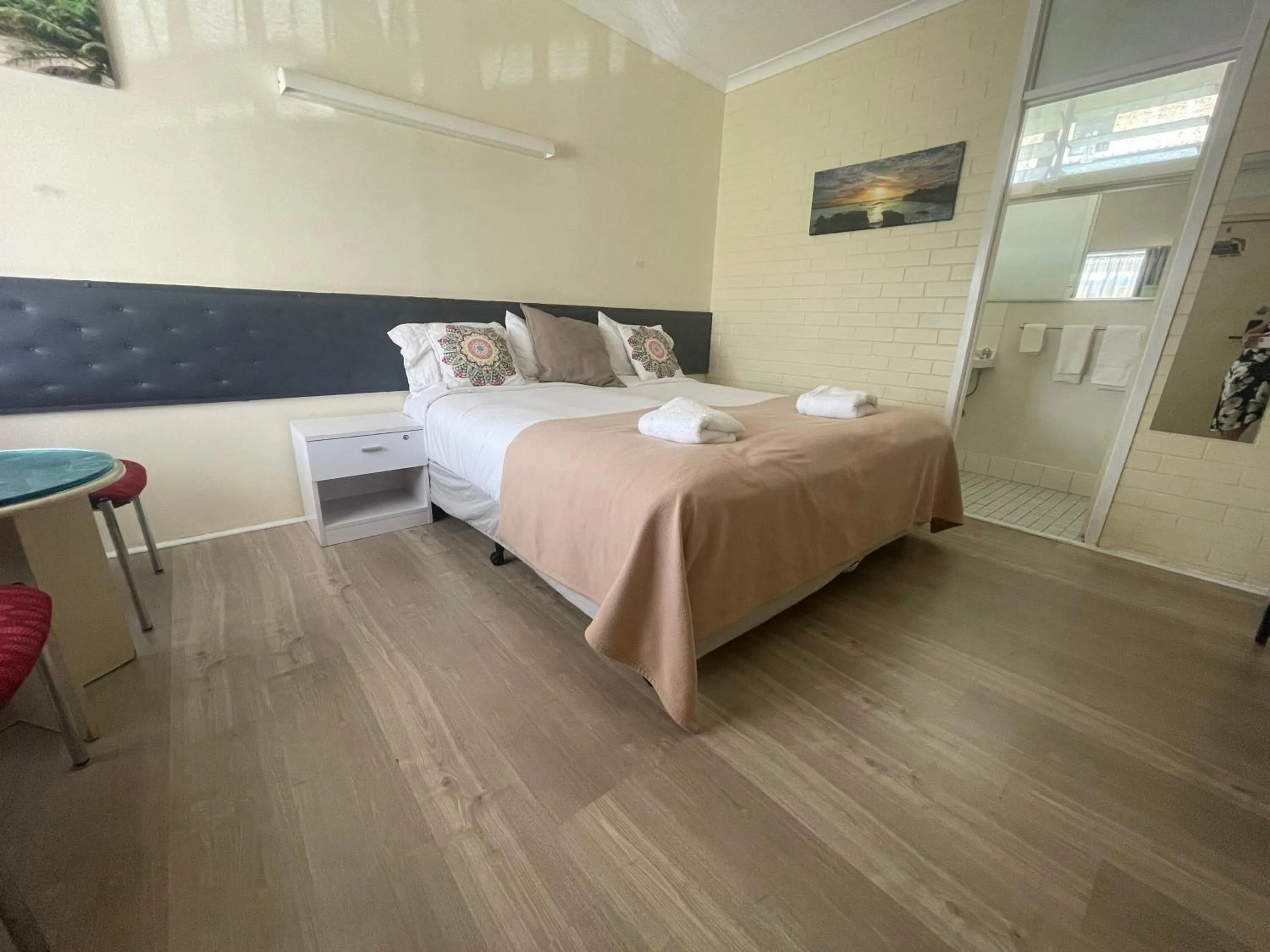 Bedroom, Bed in Arkana Motel