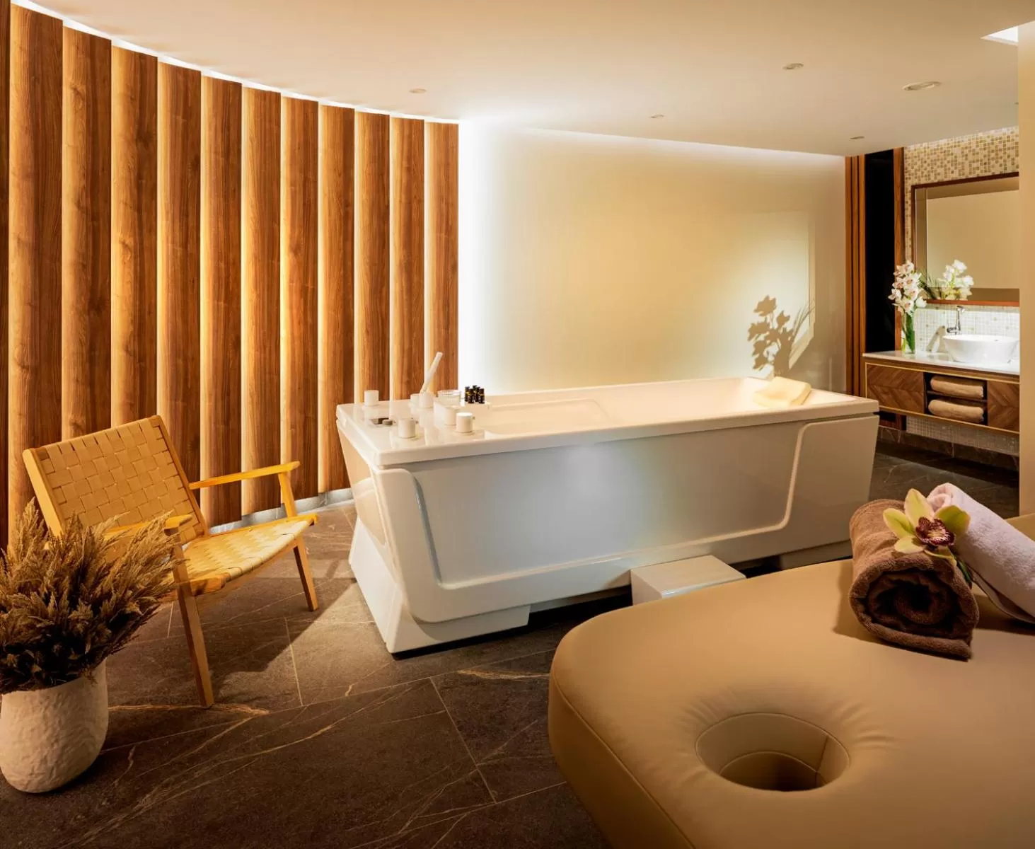 Bath in Kings' Valley Medical & Spa Hotel