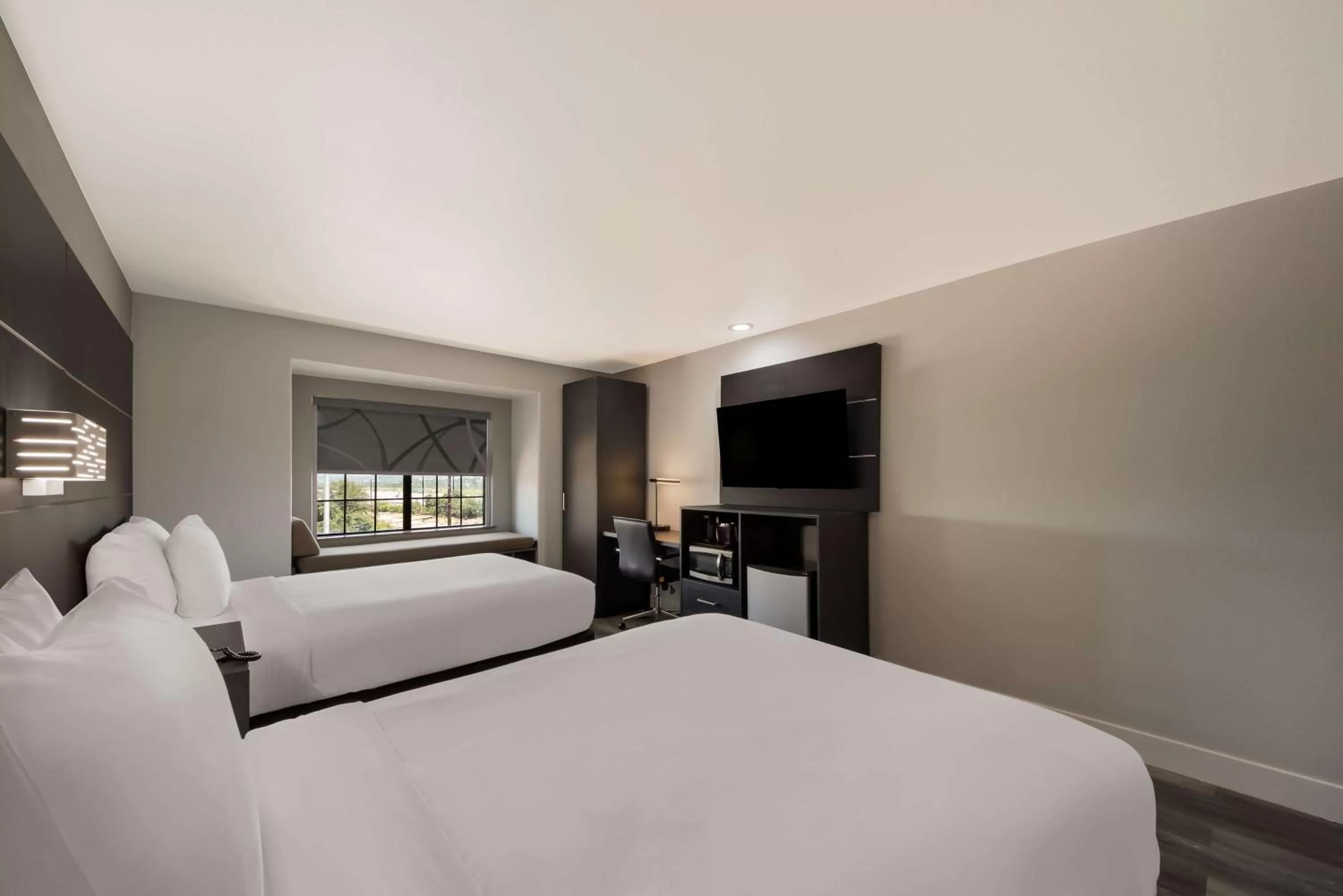 Bedroom, Bed in Best Western SeaWorld San Antonio