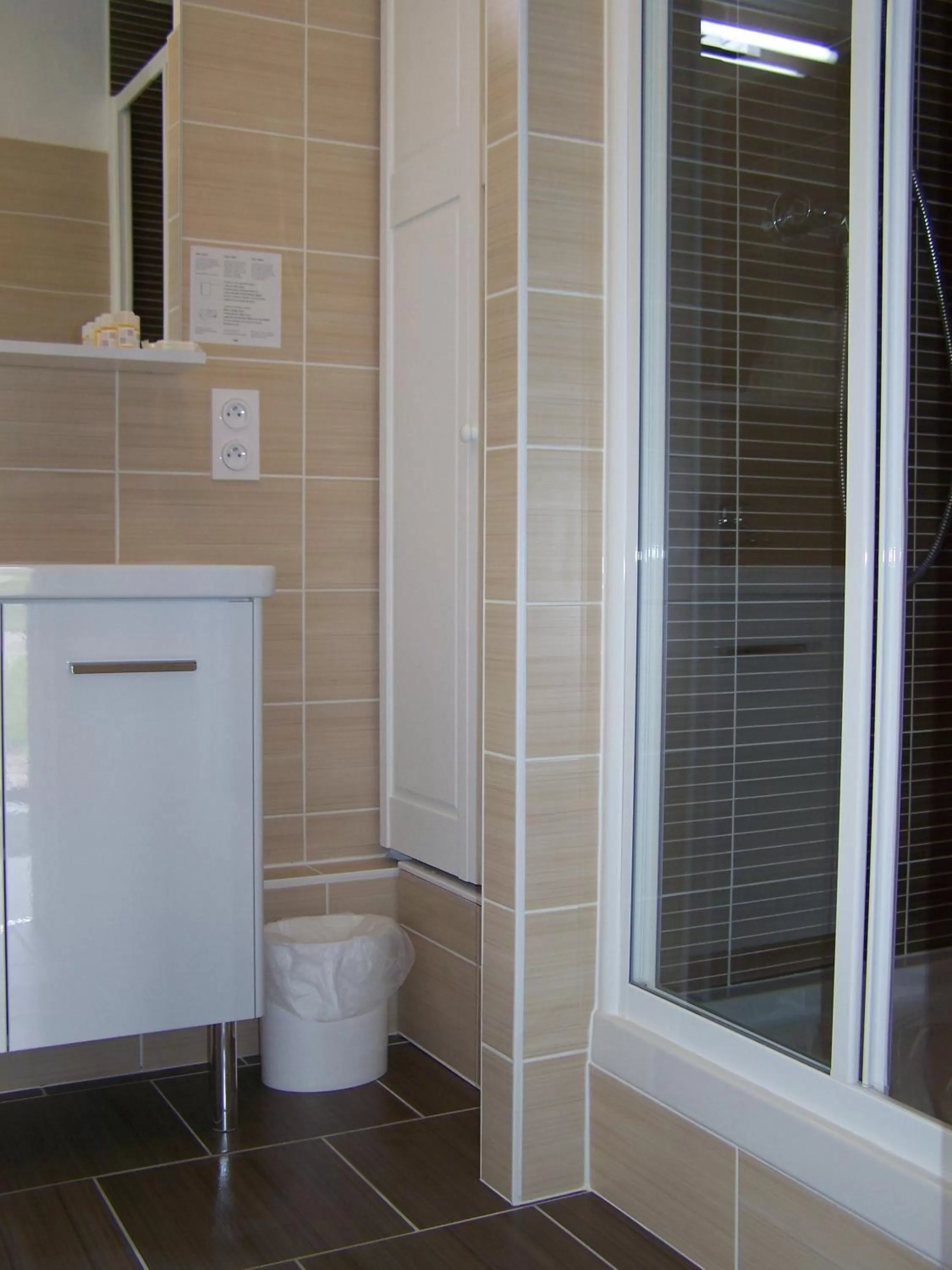 Bathroom in Hôtel Le Verger
