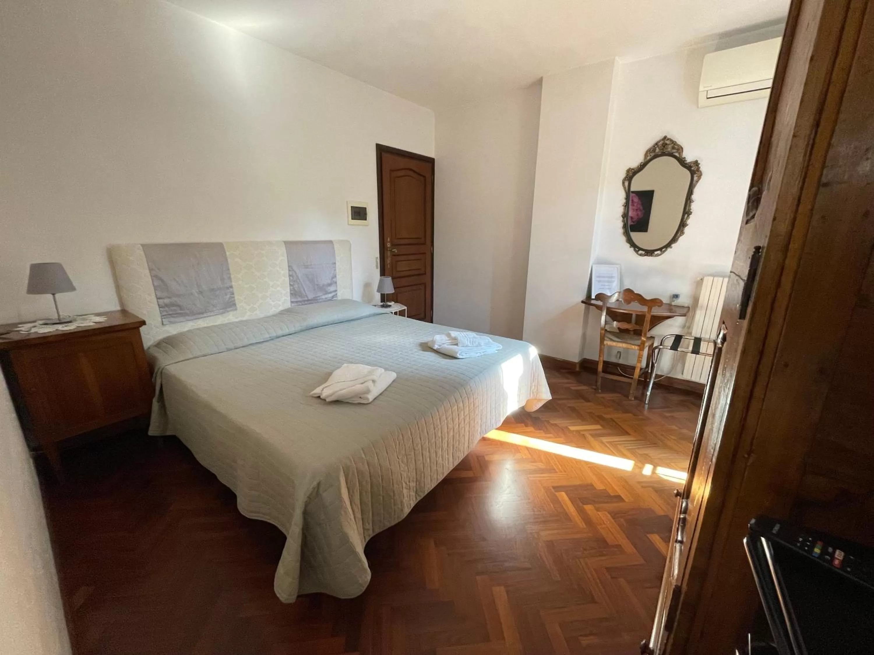 Bedroom, Bed in Ai Giardini di San Vitale