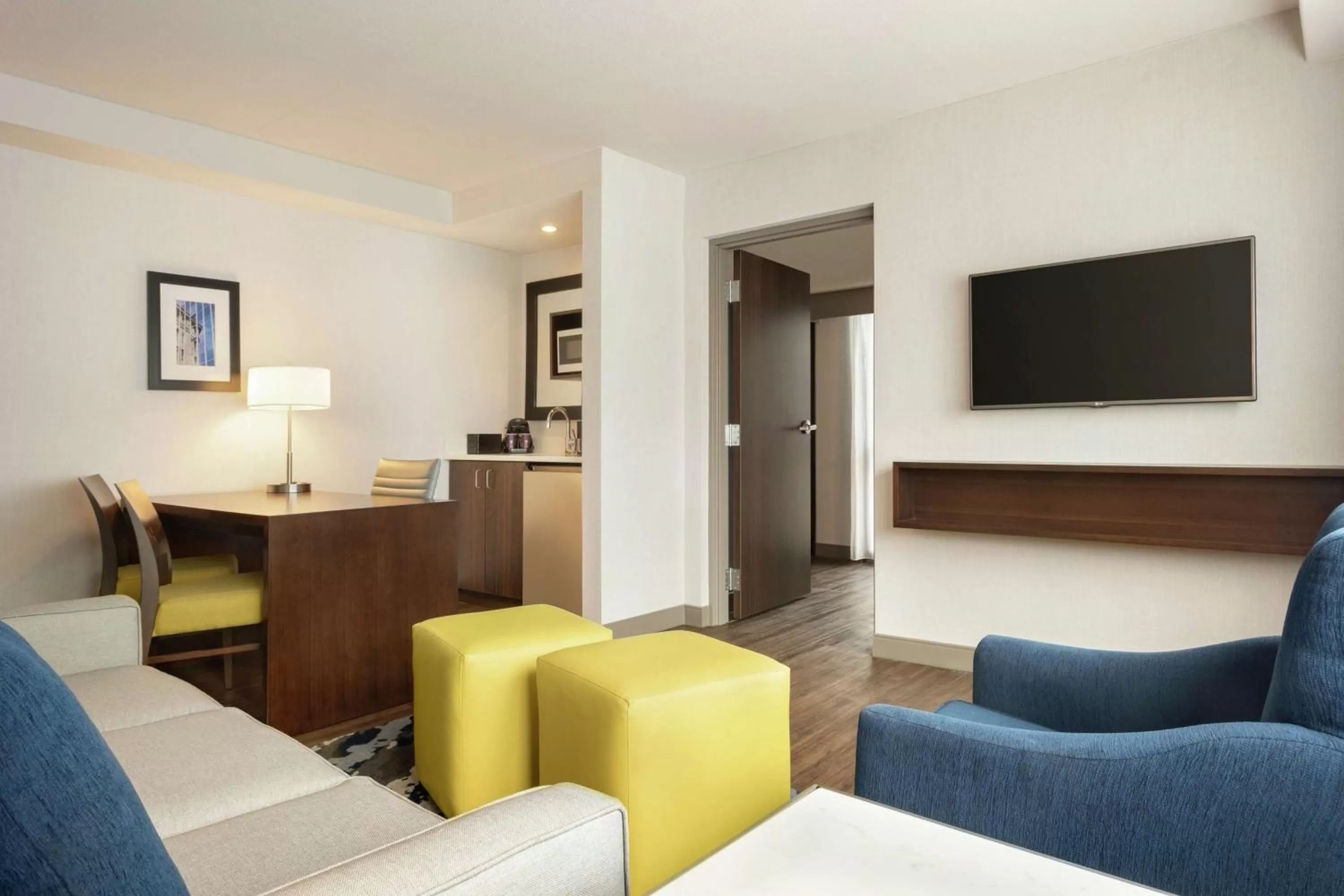 Living room in Embassy Suites by Hilton Indianapolis Downtown