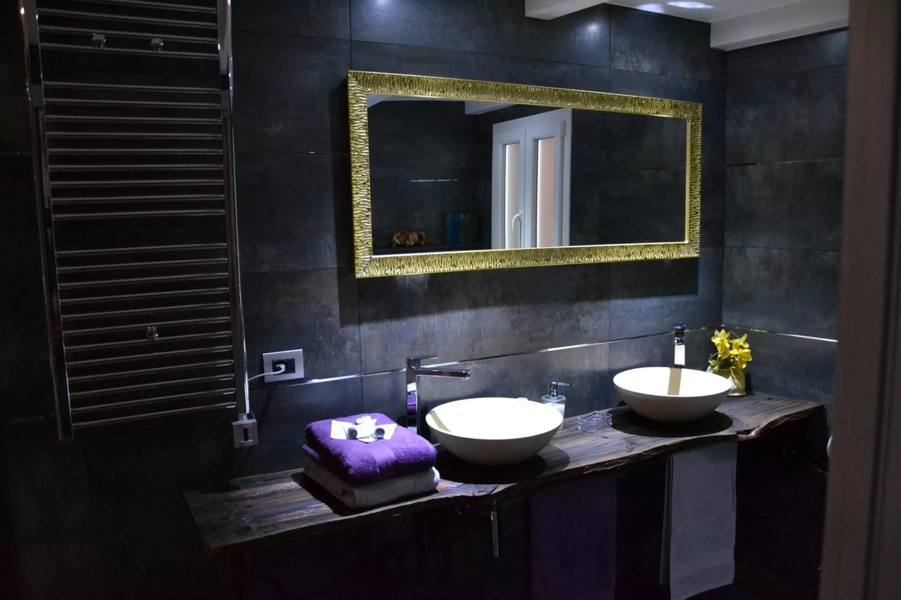 Bathroom in B&B Torre Porta Marina