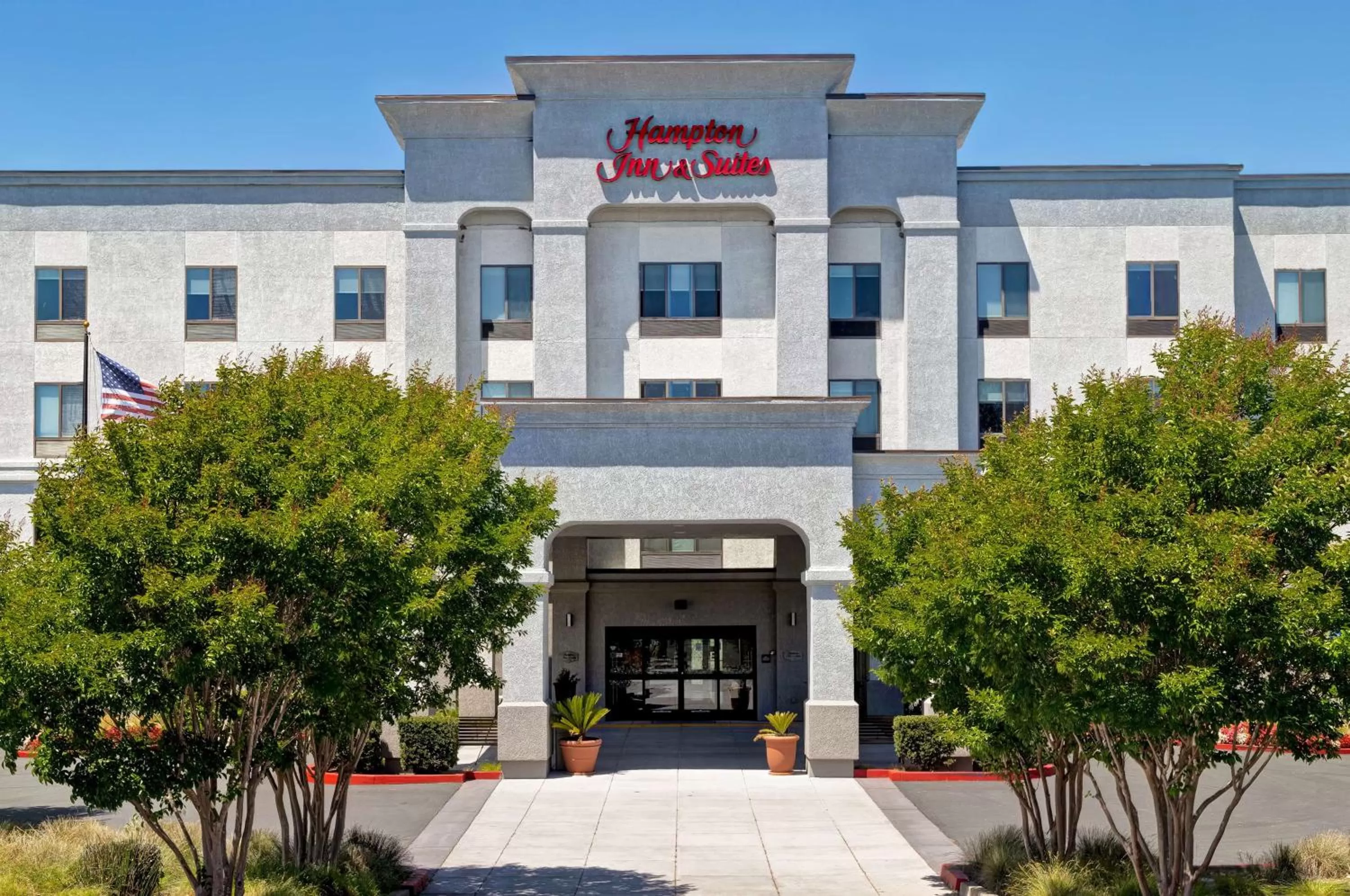 Property building in Hampton Inn & Suites Rohnert Park - Sonoma County