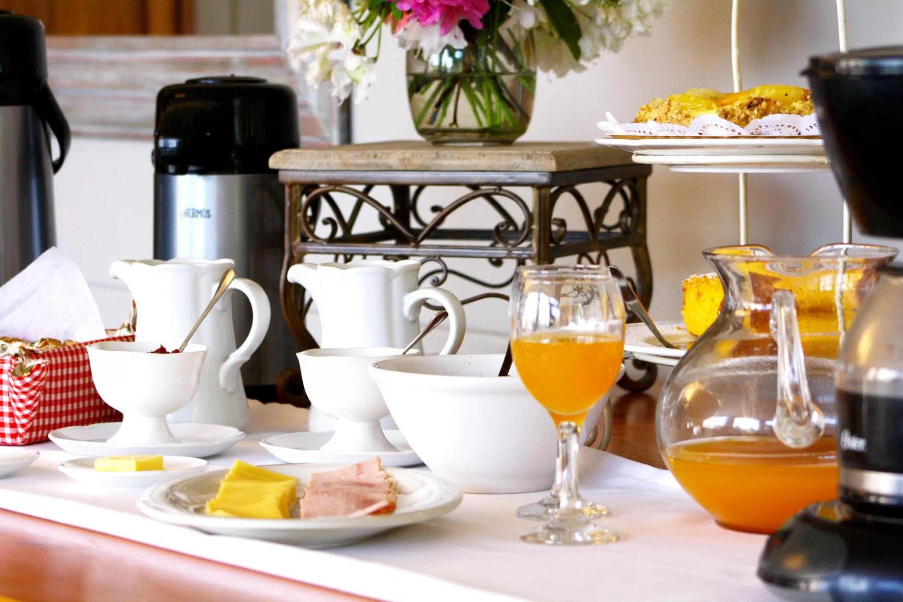 Buffet breakfast in Hotel El Ciervo