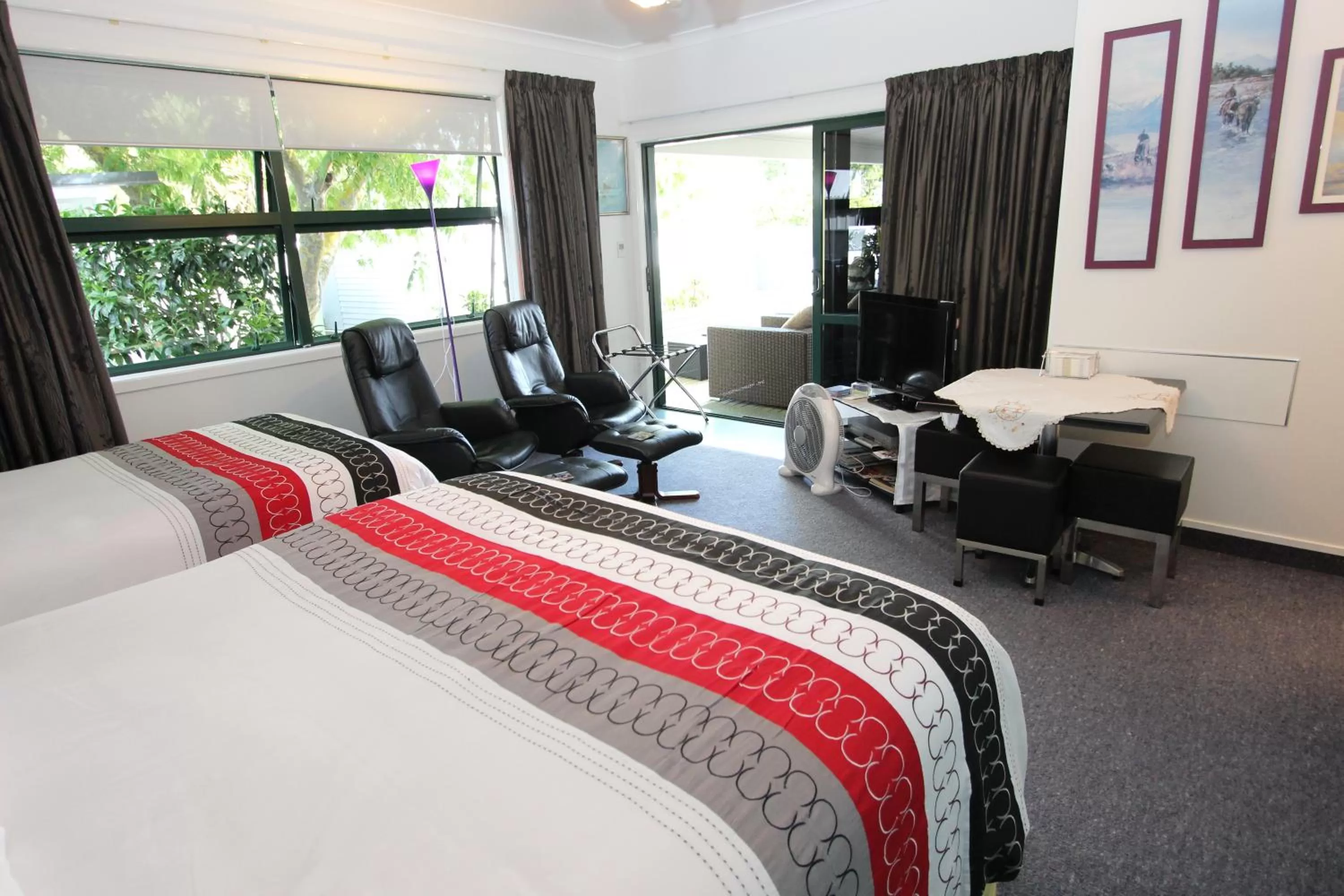 Bed in Greenmeadows on Gloucester