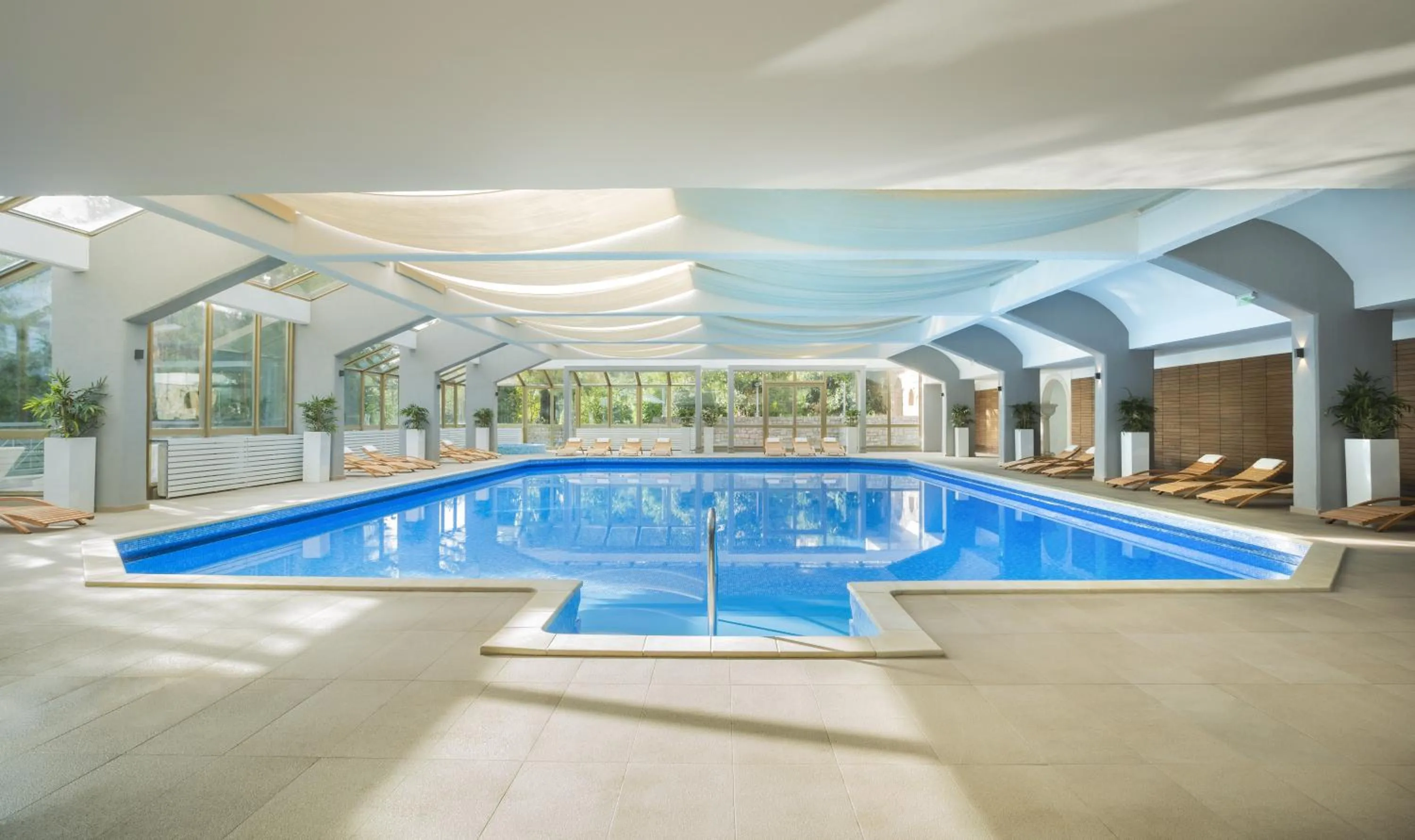 Swimming pool in Hotel Excelsior - Liburnia