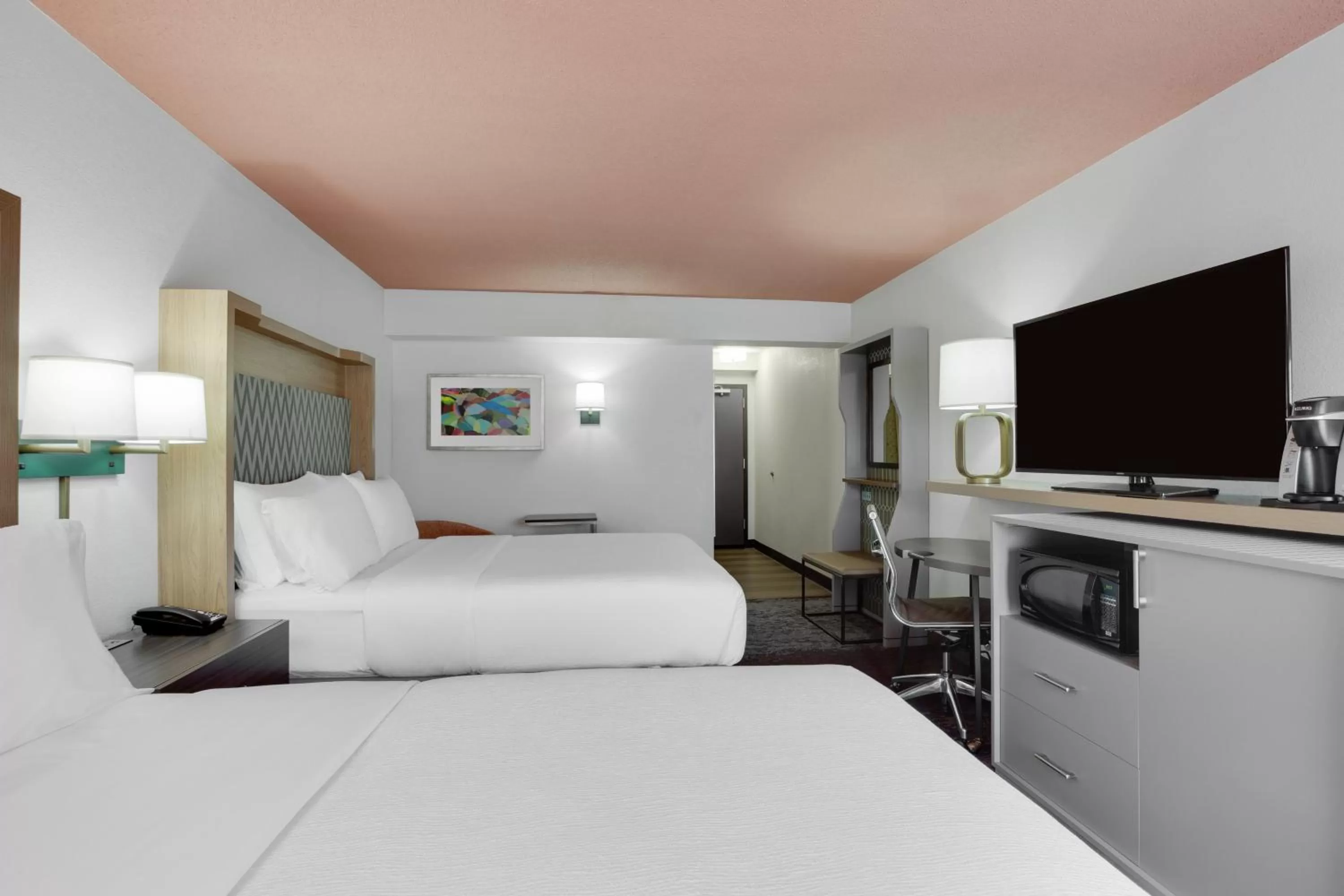 Photo of the whole room, Bed in Holiday Inn Roanoke Airport - Conference CTR by IHG