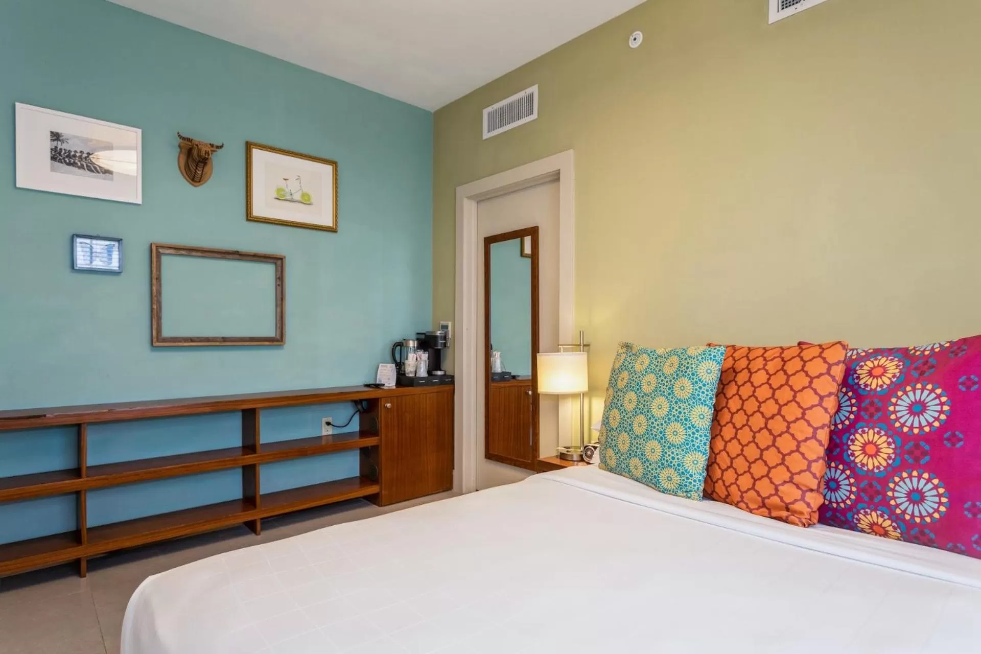 Bed in Kasa El Paseo Miami Beach