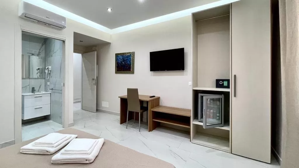 TV/Entertainment Center in Perle di Sicilia