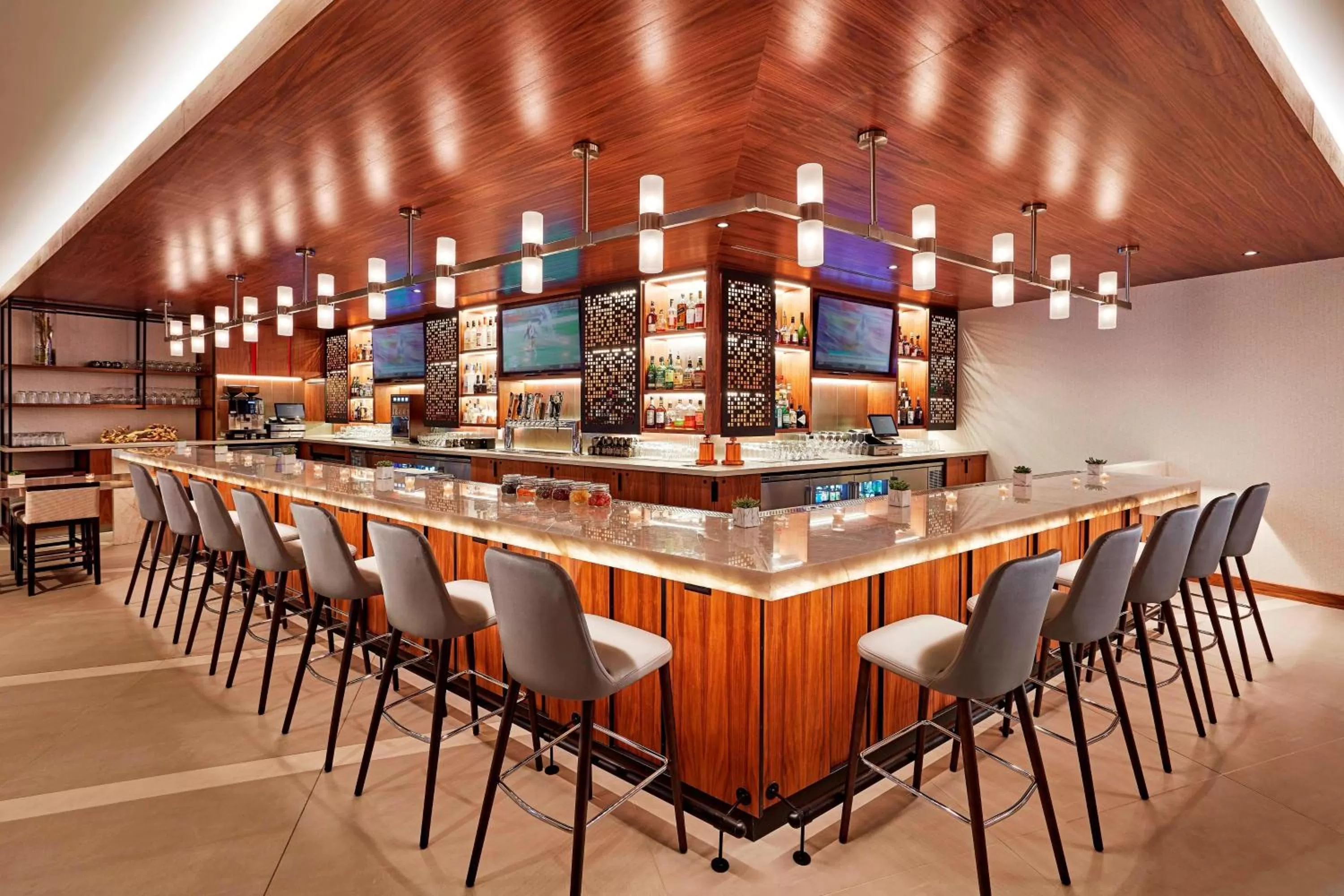 Lobby or reception in San Mateo Marriott San Francisco Airport