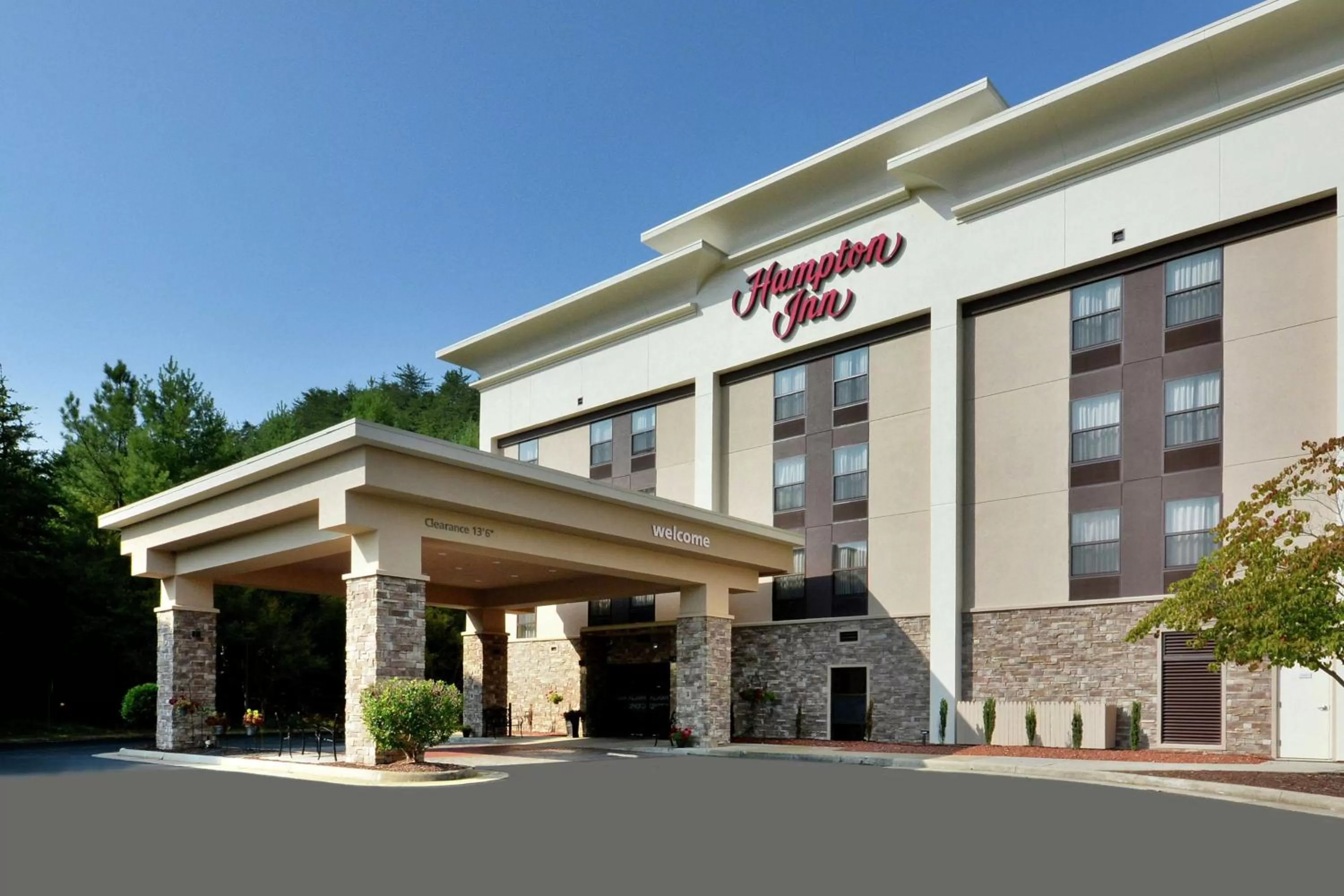 Property building in Hampton Inn Martinsville