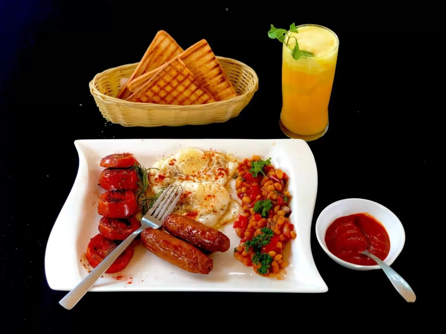 Breakfast in African Tribe Suites