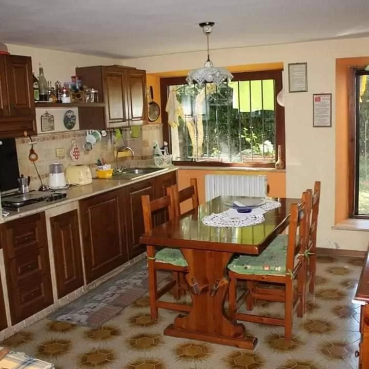 Communal kitchen in B&B MAMMA ARI