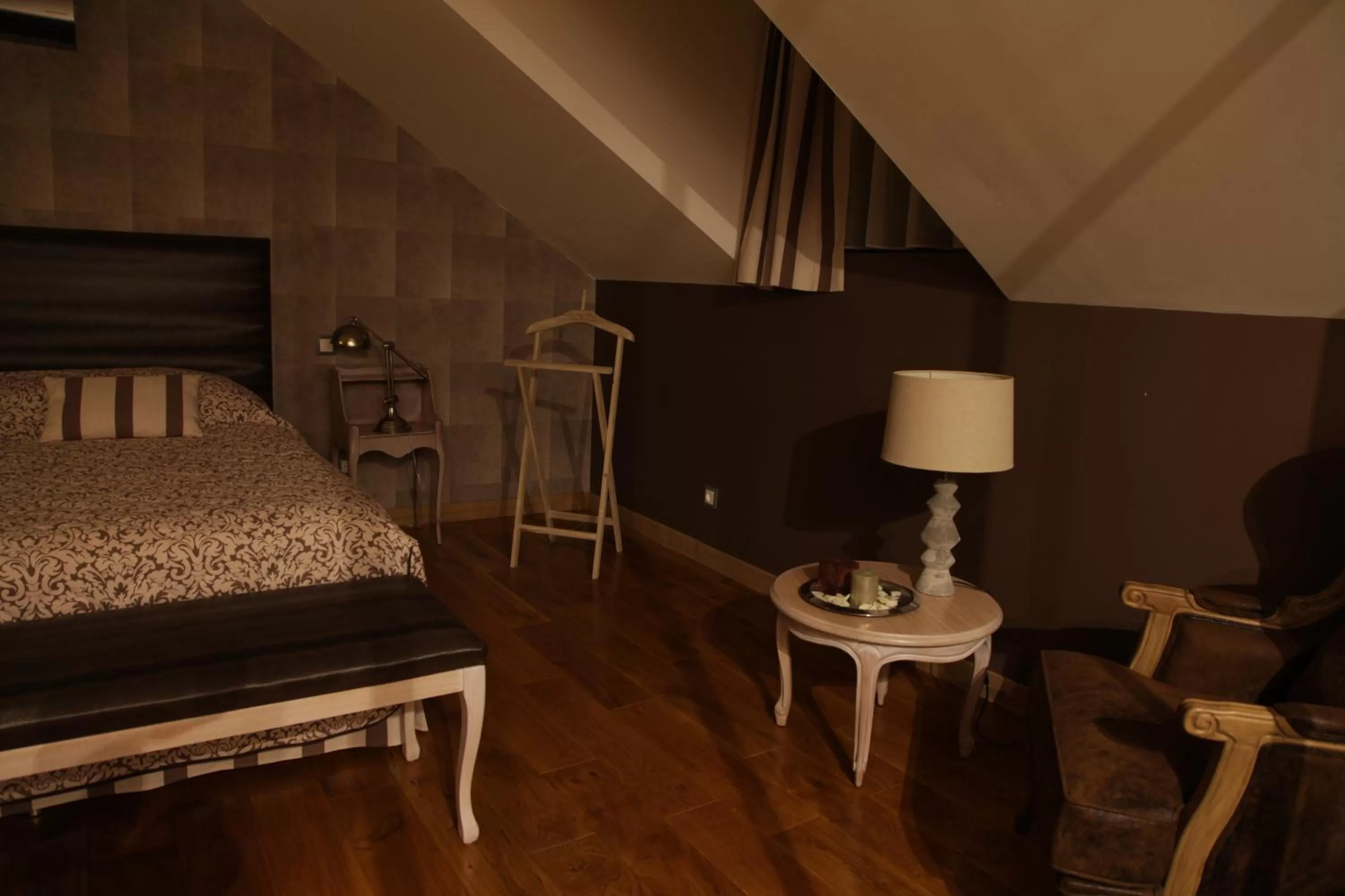 Bedroom, Bed in Champagne Domaine Sacret - AY