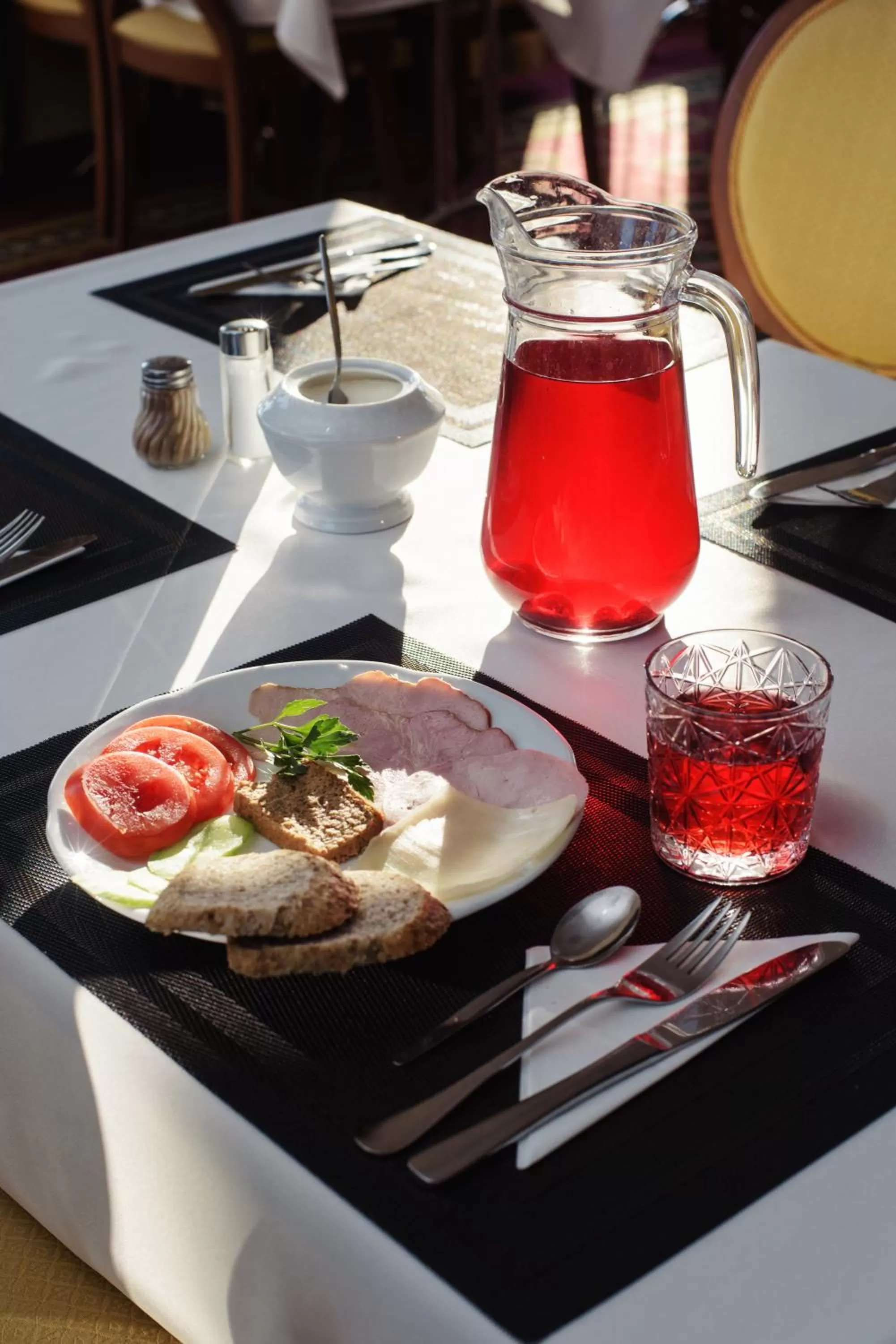 Food and drinks in Lila Medical SPA