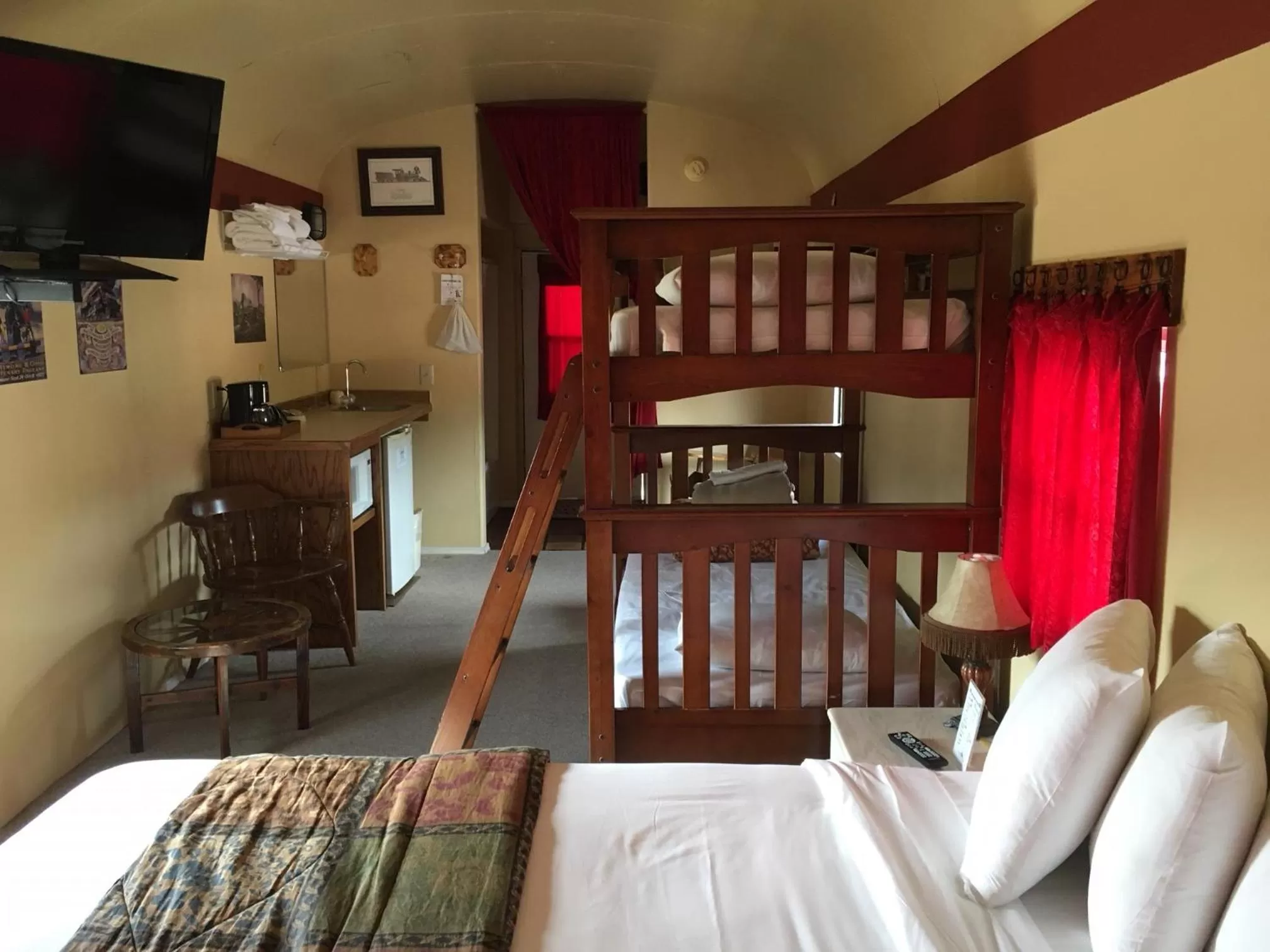 bunk bed, Bed in The Canyon Motel & RV Park