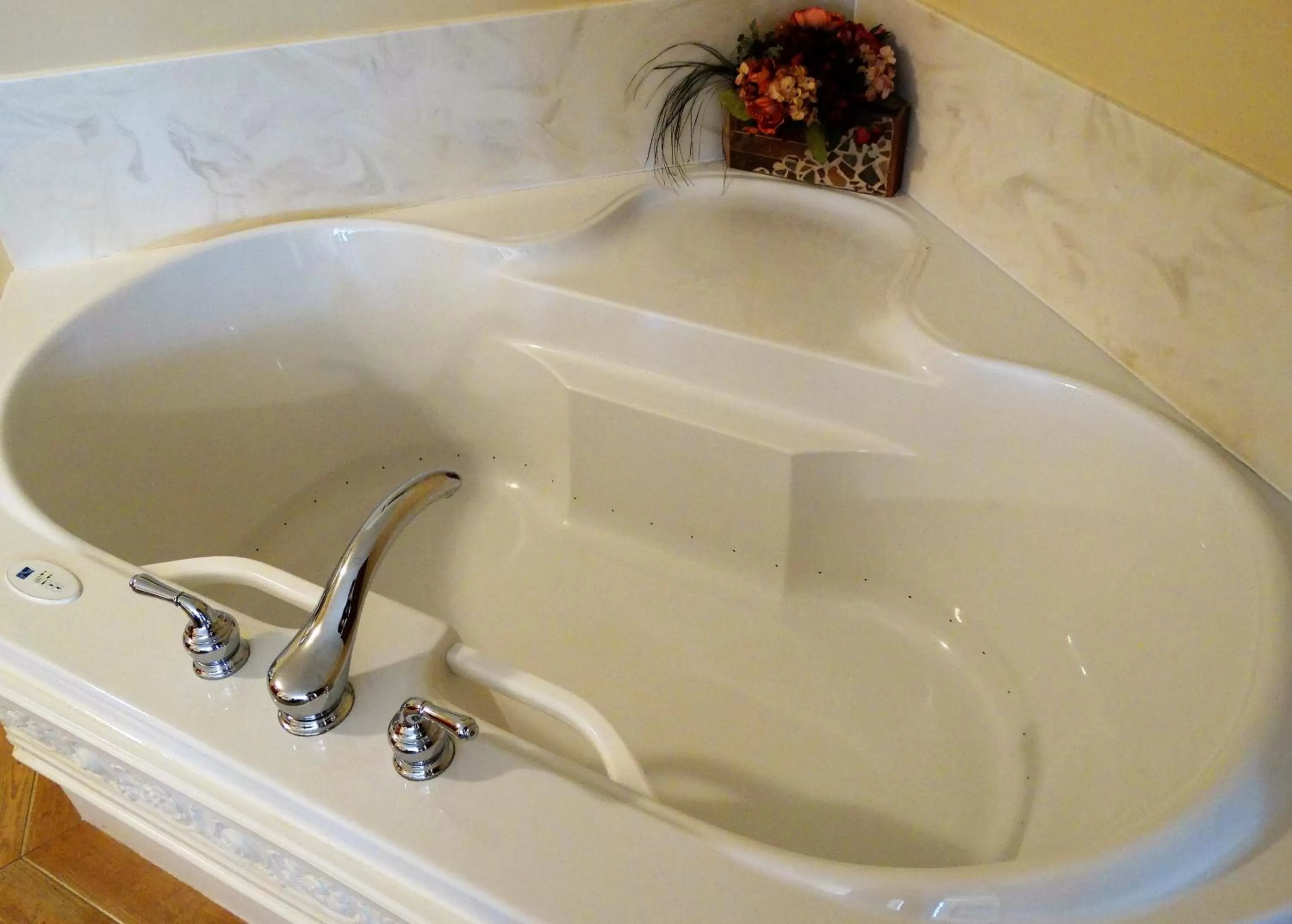 Spa and wellness centre/facilities, Bathroom in The Oakwood Inn