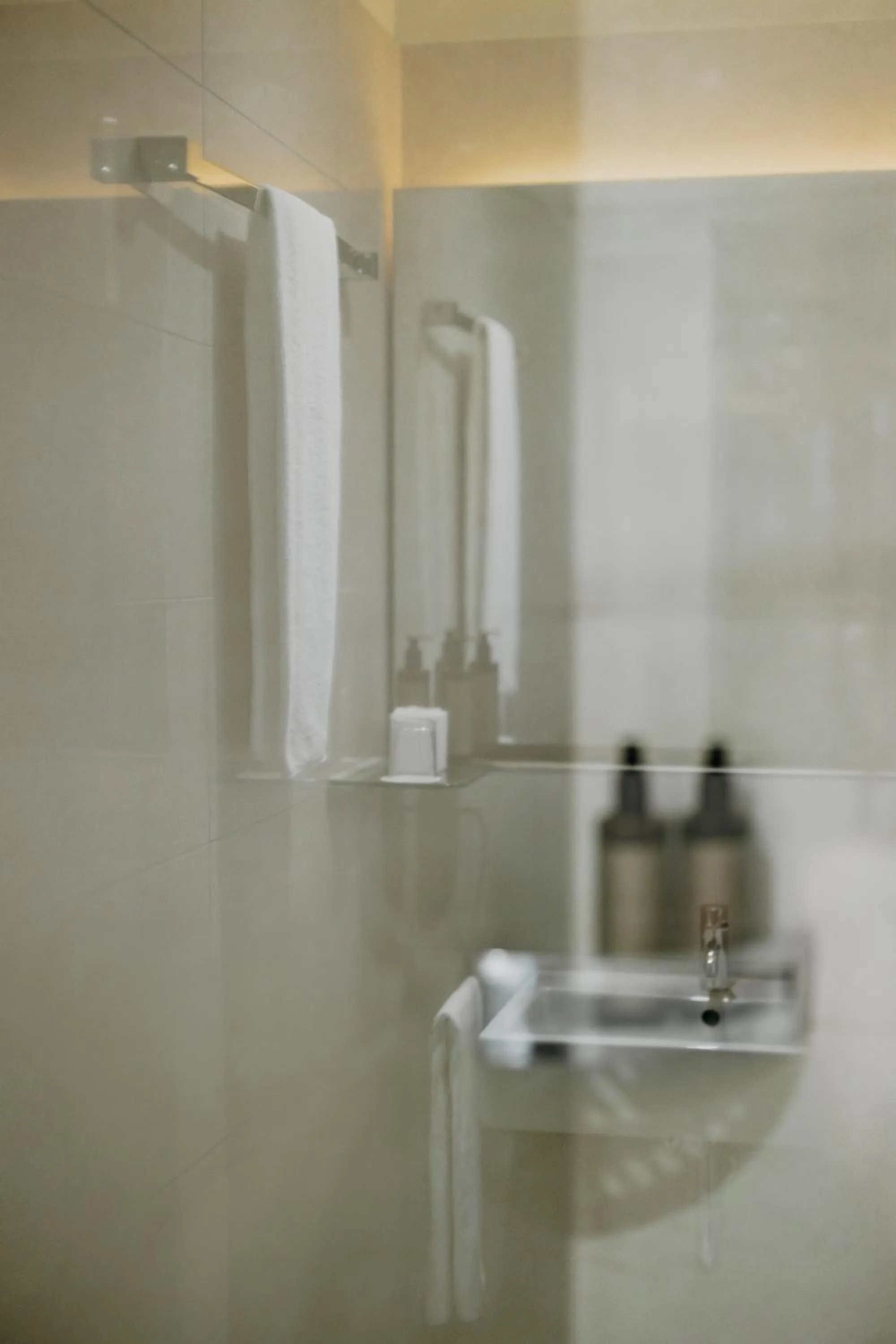 Bathroom in The Pure, Frankfurt, a Member of Design Hotels