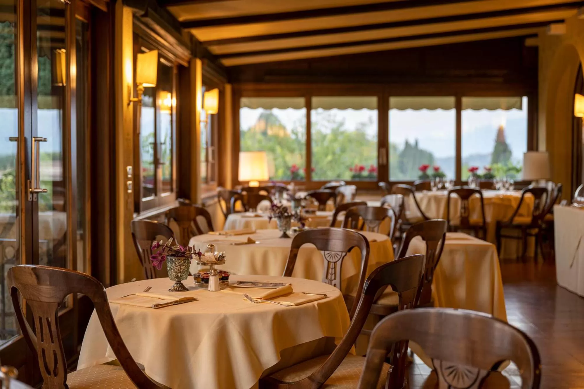 Restaurant/places to eat in Hotel Villa Cipriani