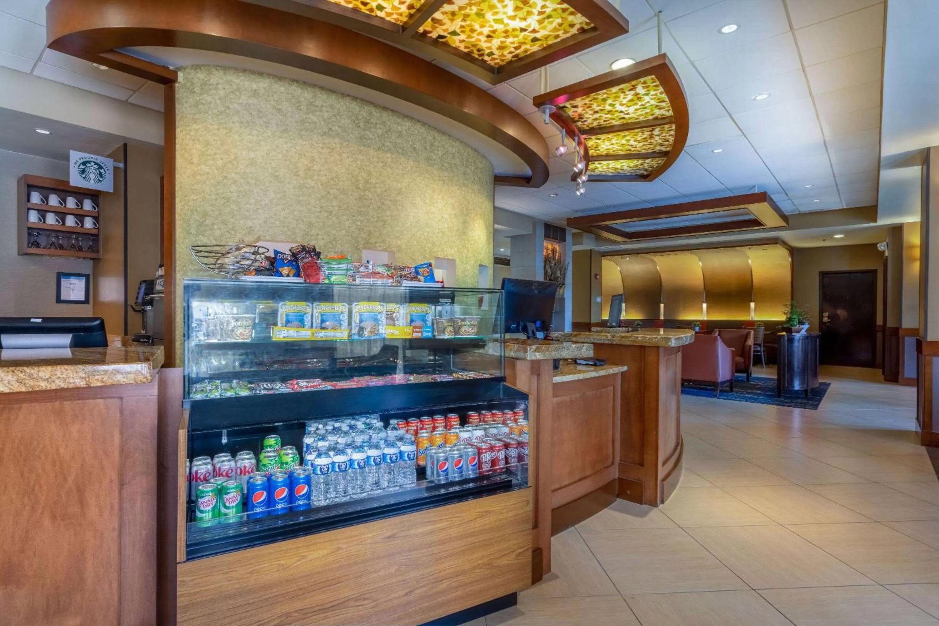 Food and drinks in Wyndham Garden Kansas City Airport