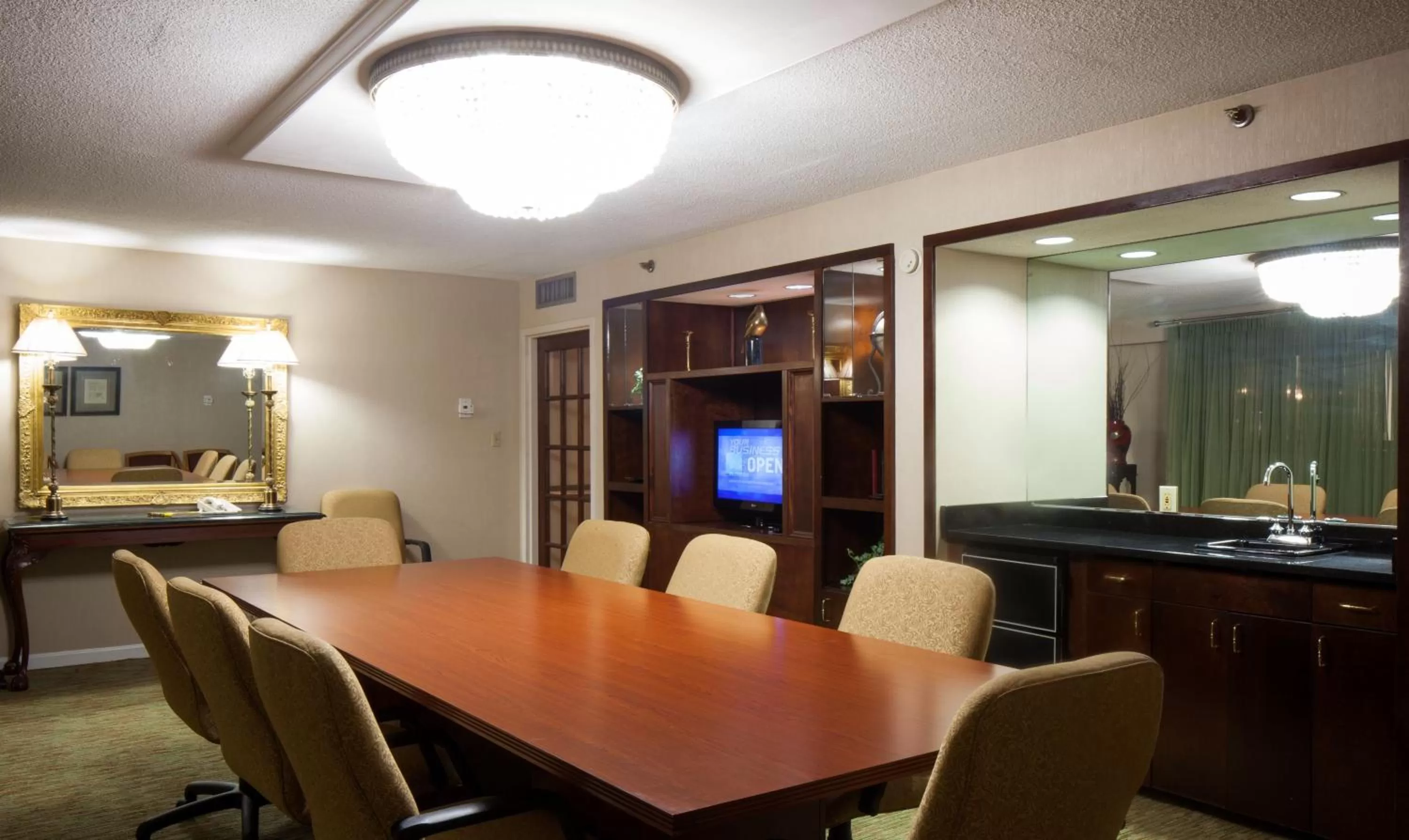 Photo of the whole room in Crowne Plaza Hotel Hickory by IHG