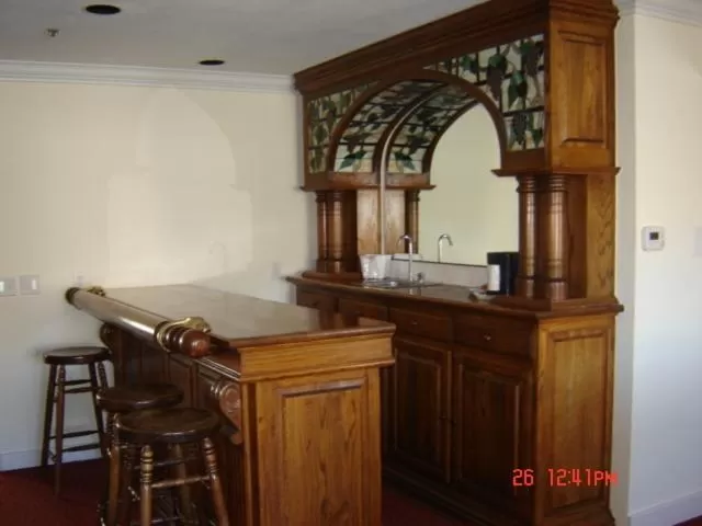 Lounge or bar, Kitchen/Kitchenette in Tonopah Station Hotel and Casino