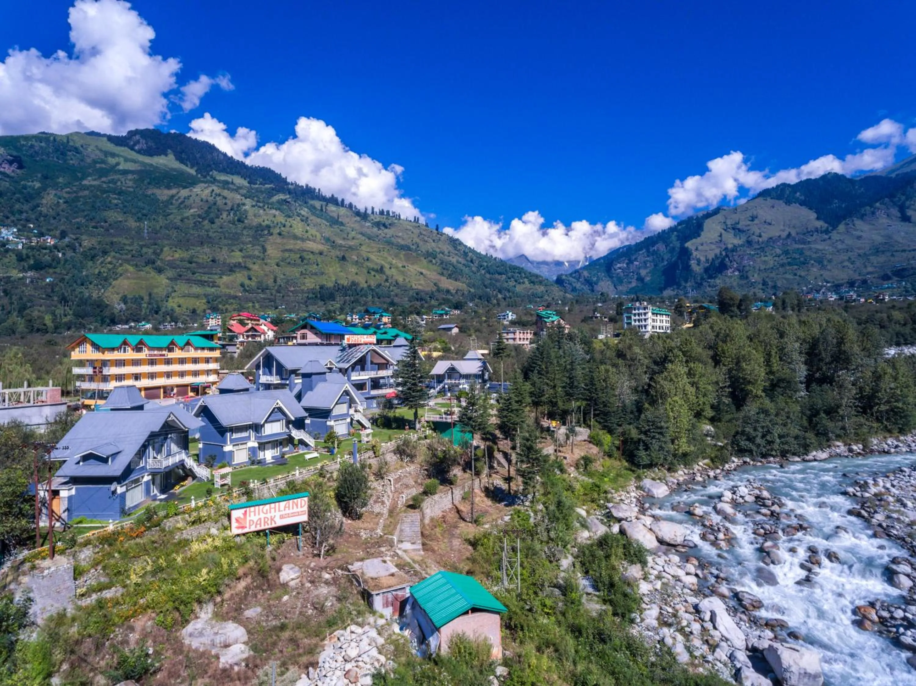 Property building in The Highland Park - A Truly River side Resort