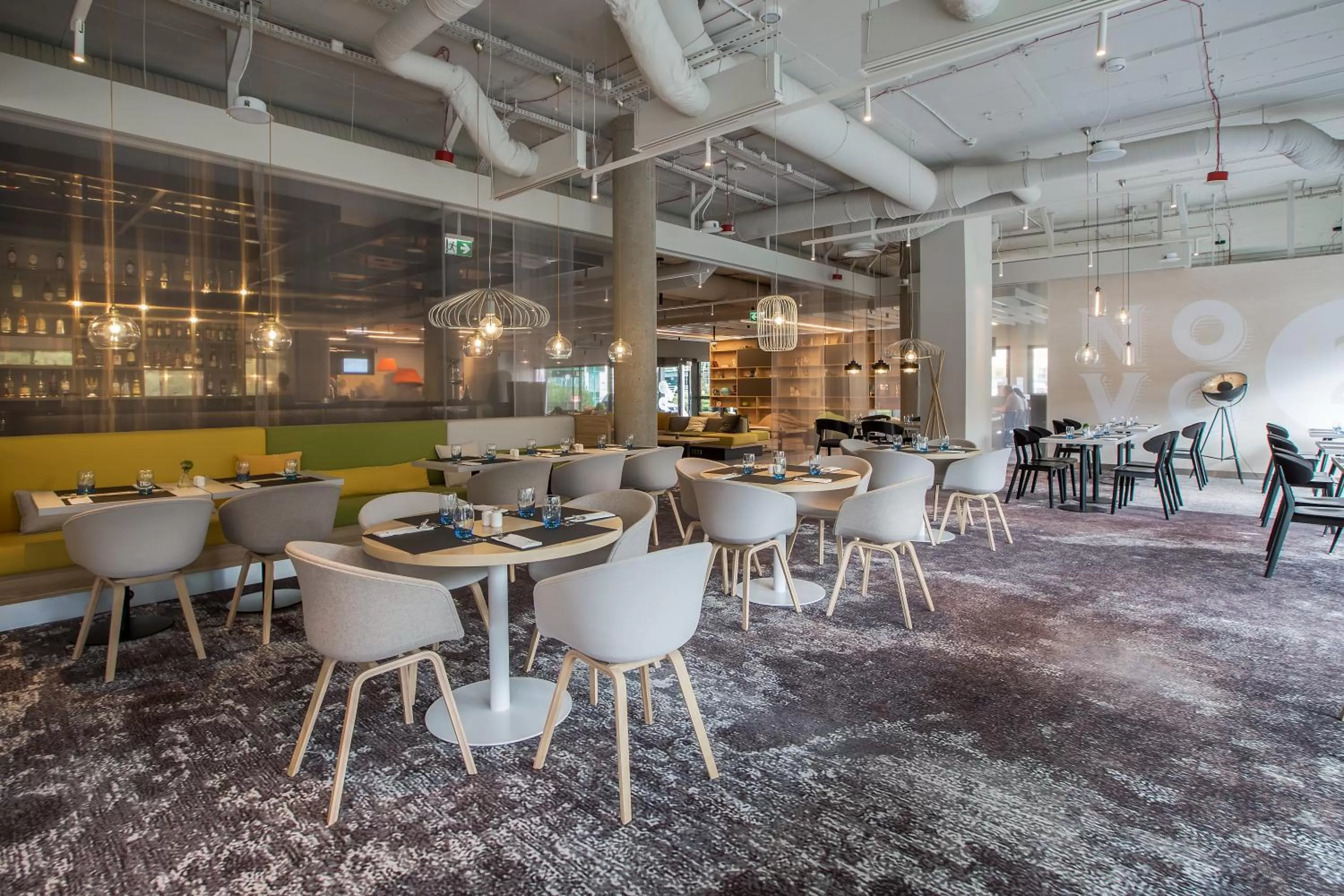 Restaurant/places to eat in Novotel Wrocław Centrum