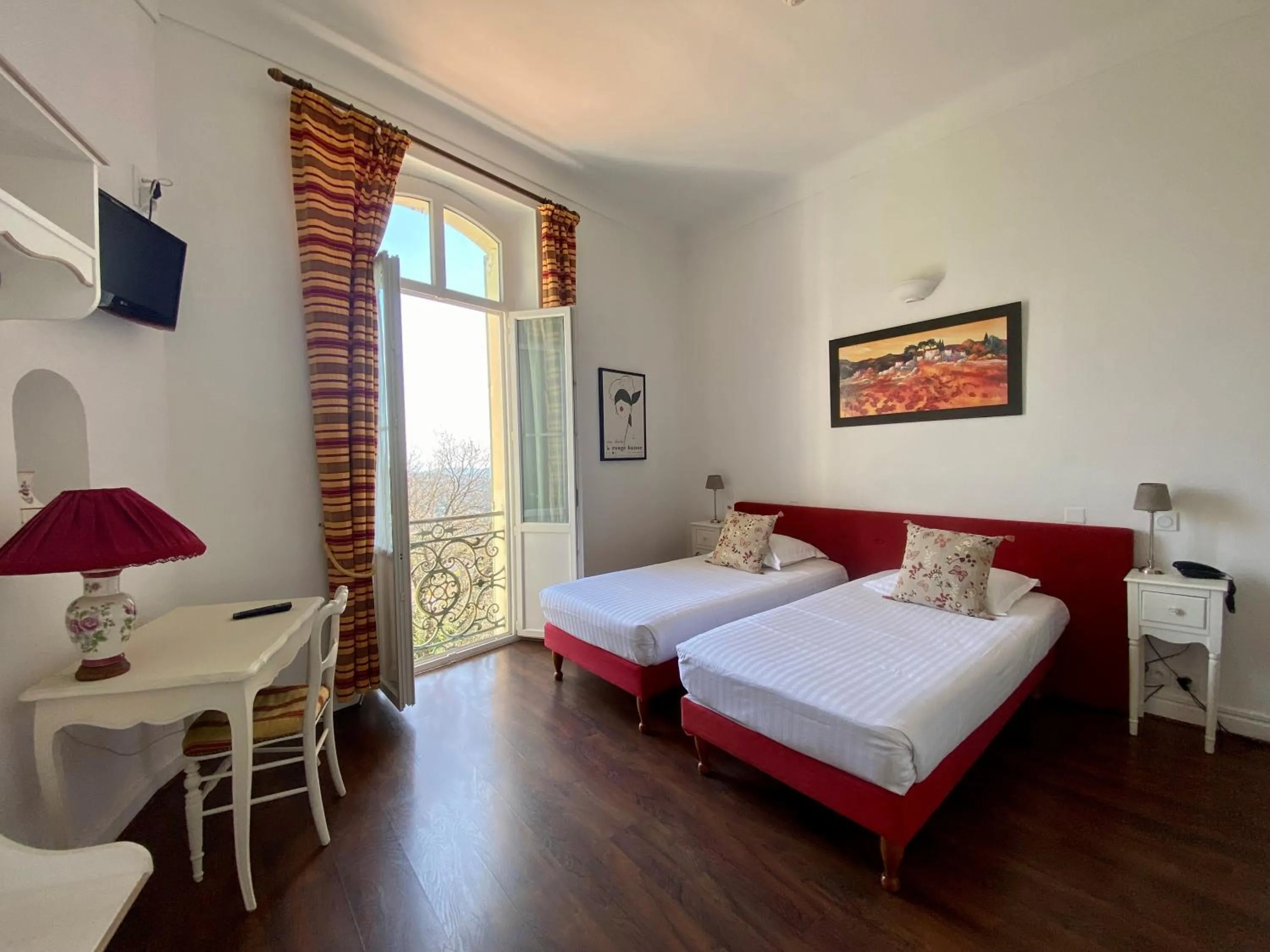 Bed in Logis Hôtel La Bellaudière