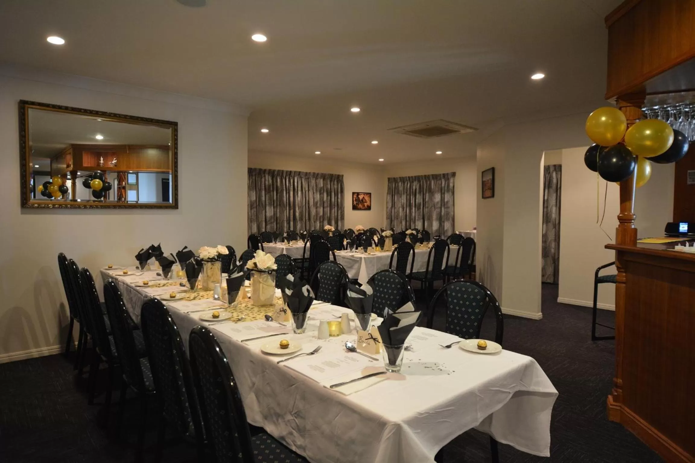 Restaurant/places to eat in Rocky Gardens Motor Inn Rockhampton
