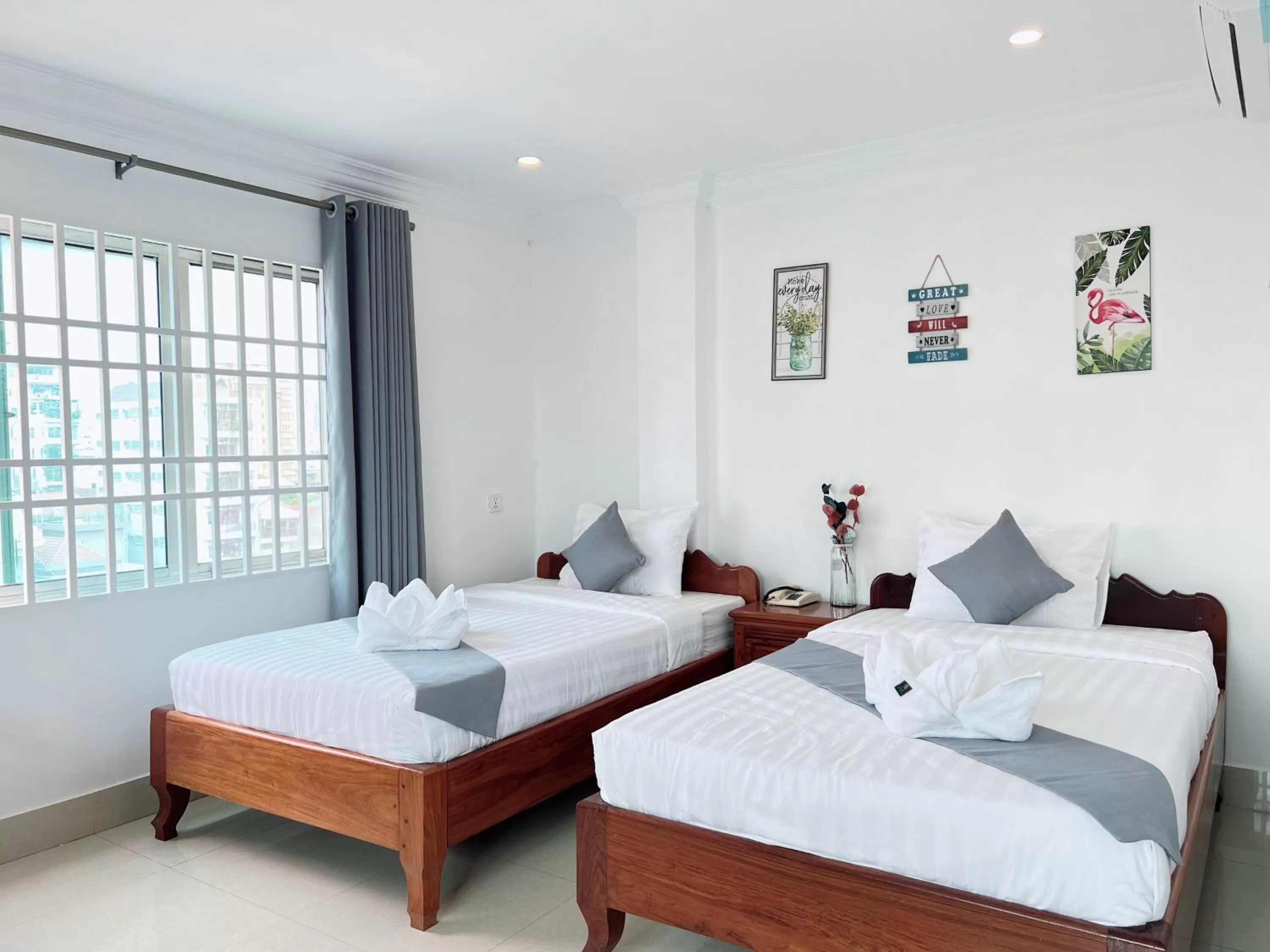 Bed in White Corner Hotel