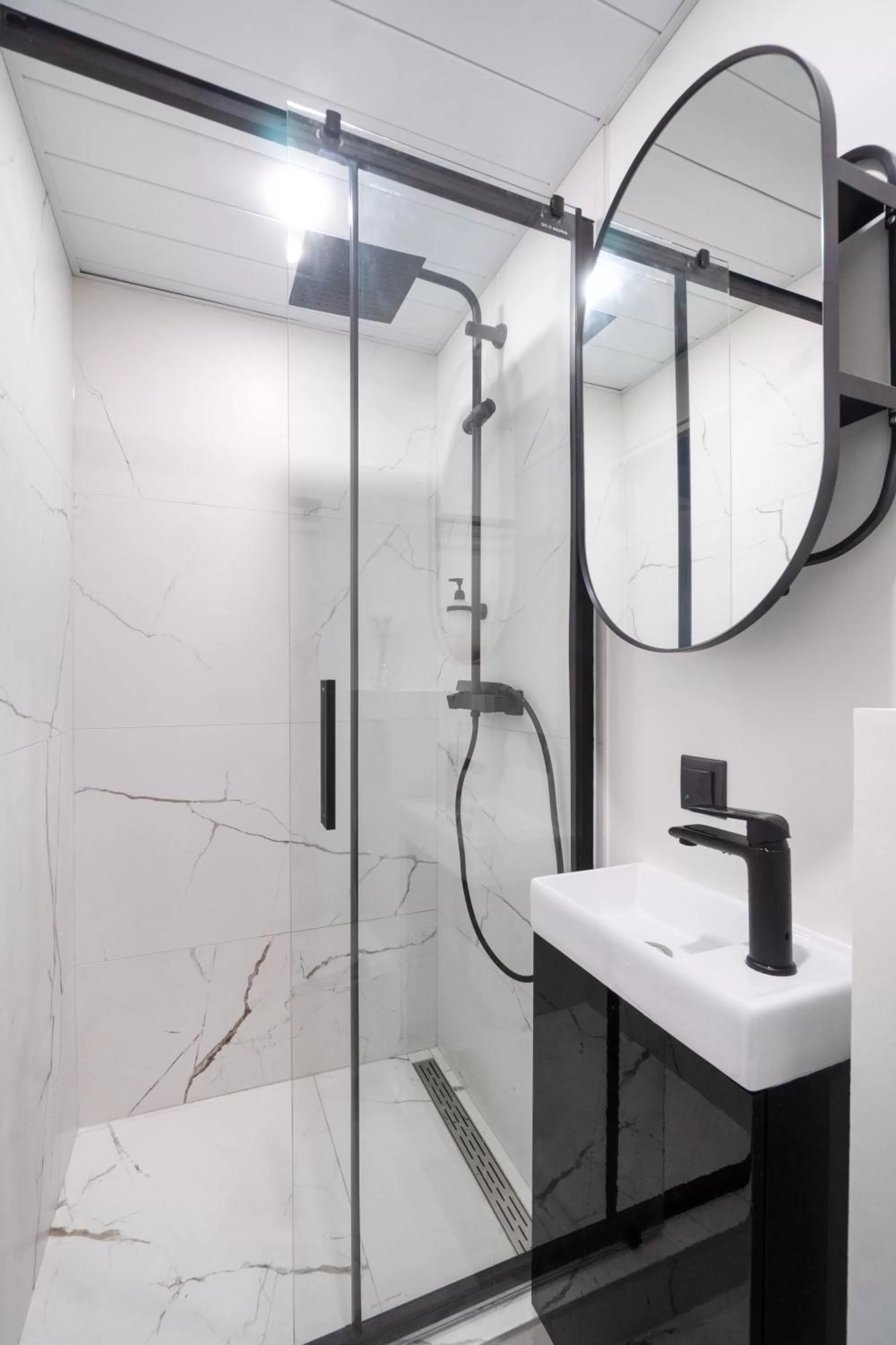 Bathroom in Tallinn Airport Studios by Revalhome