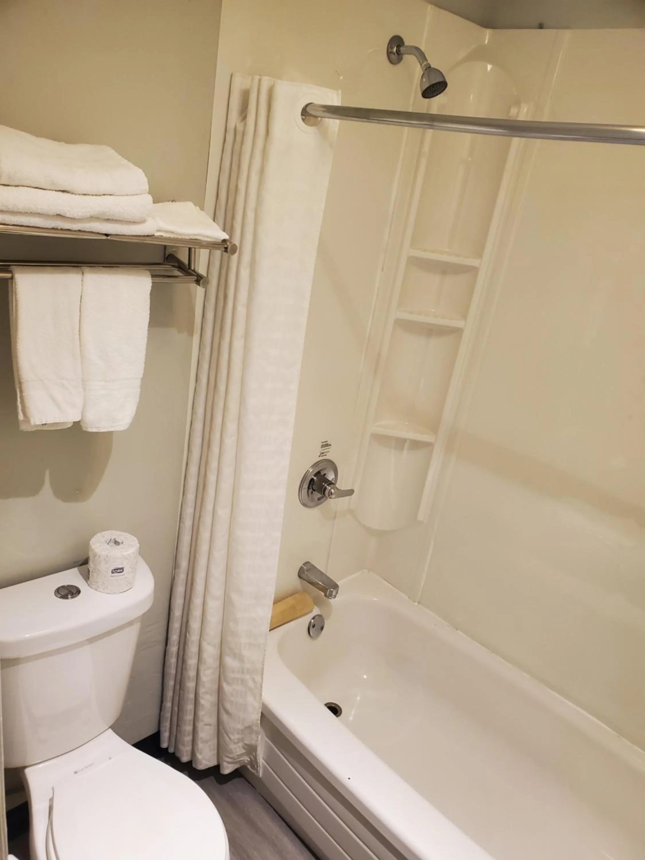 Bathroom in Alpine Inn Abbotsford