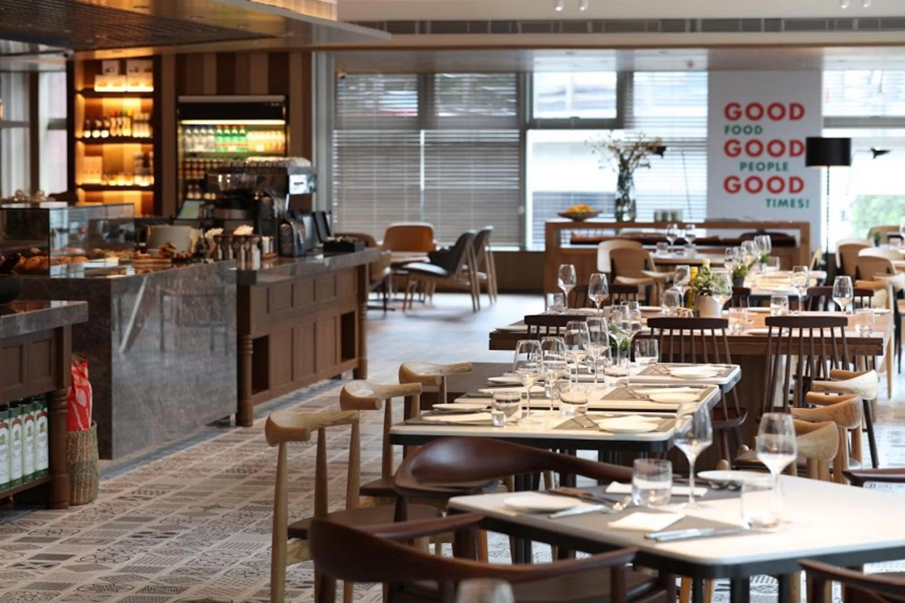 Restaurant/places to eat in Hotel Stage