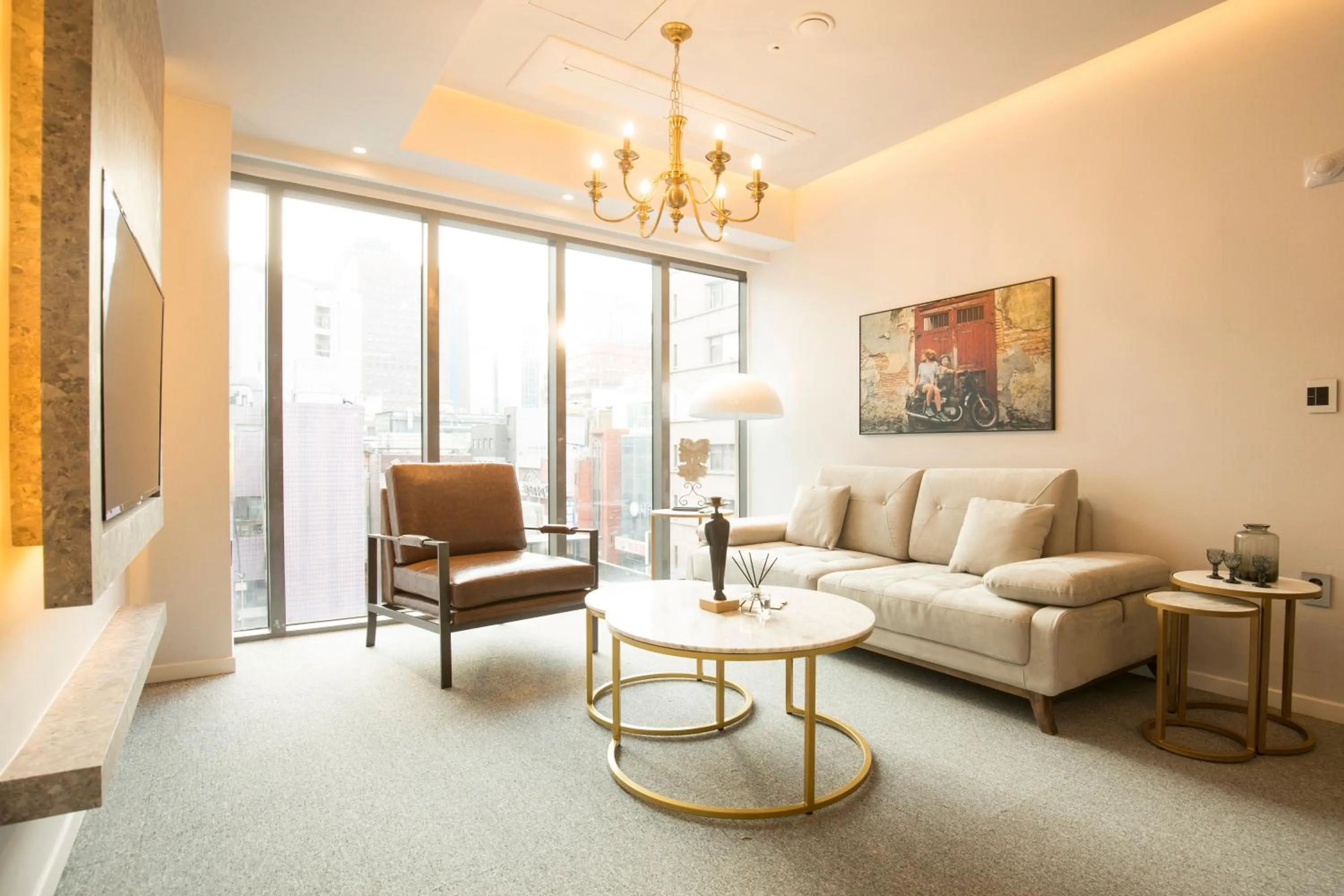 Living room, Seating Area in UH Suite The Jongno