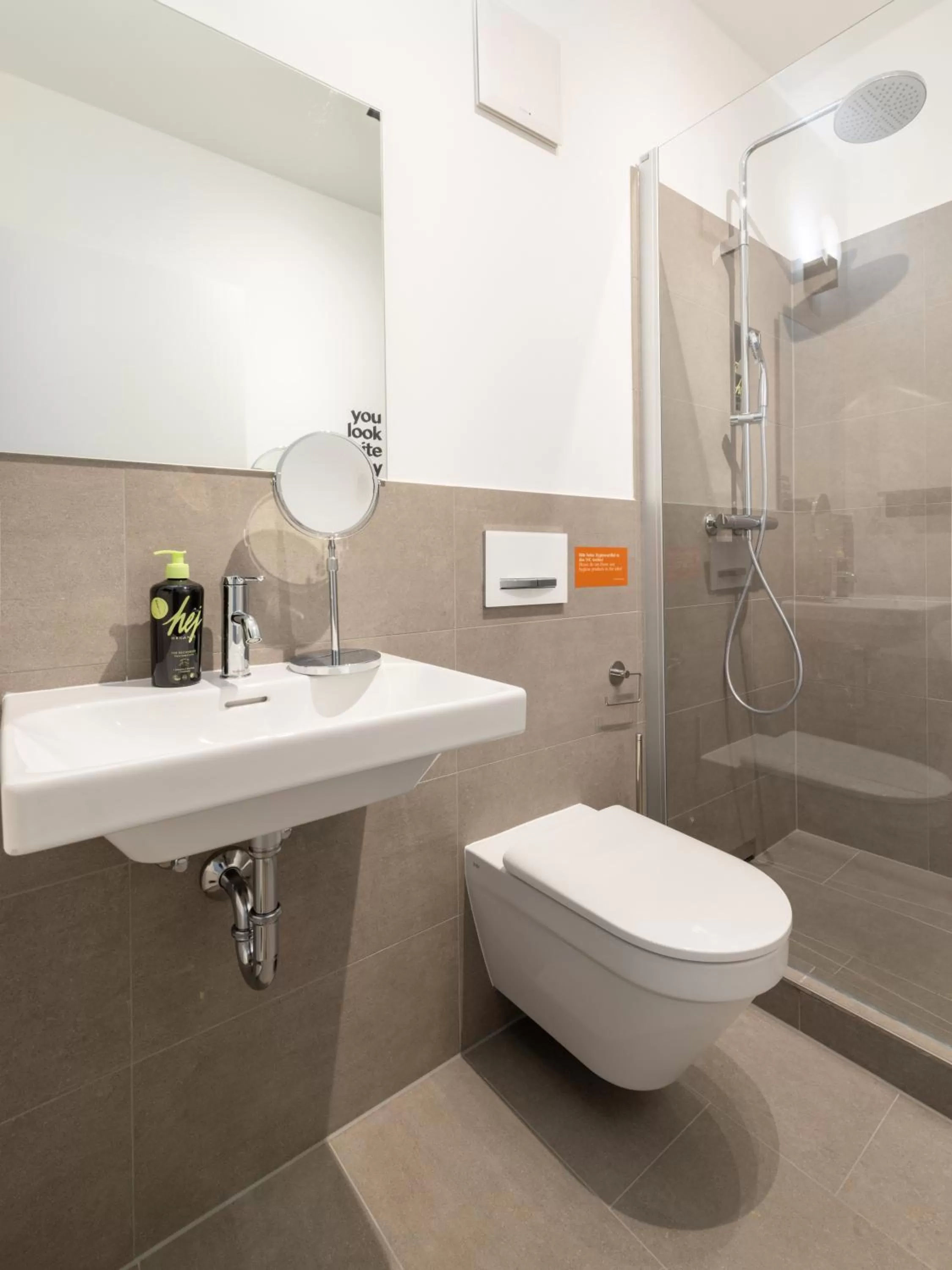 Bathroom in Limehome Rosenheim Gillitzerstraße