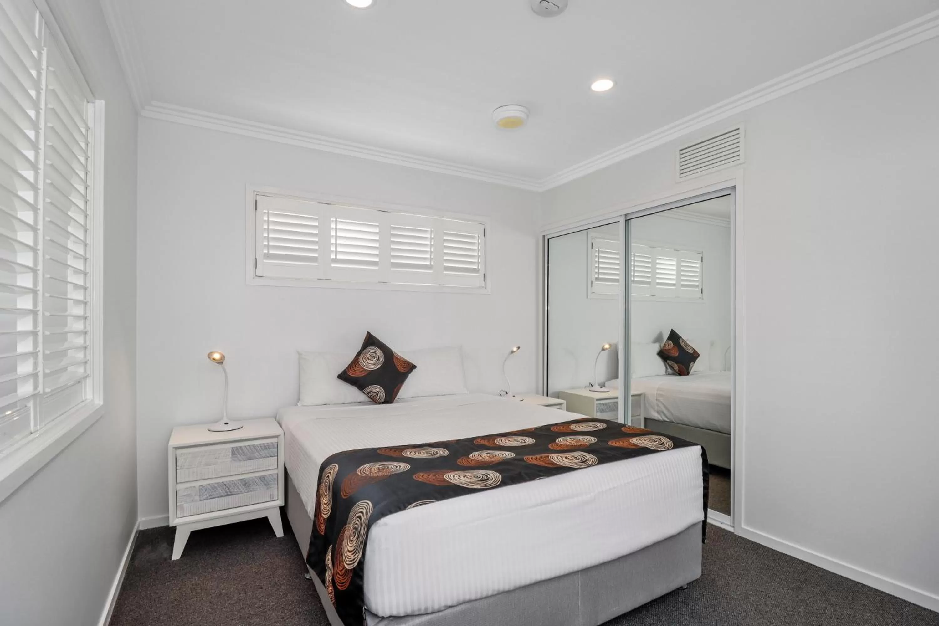 Bed in Eden by the Bay