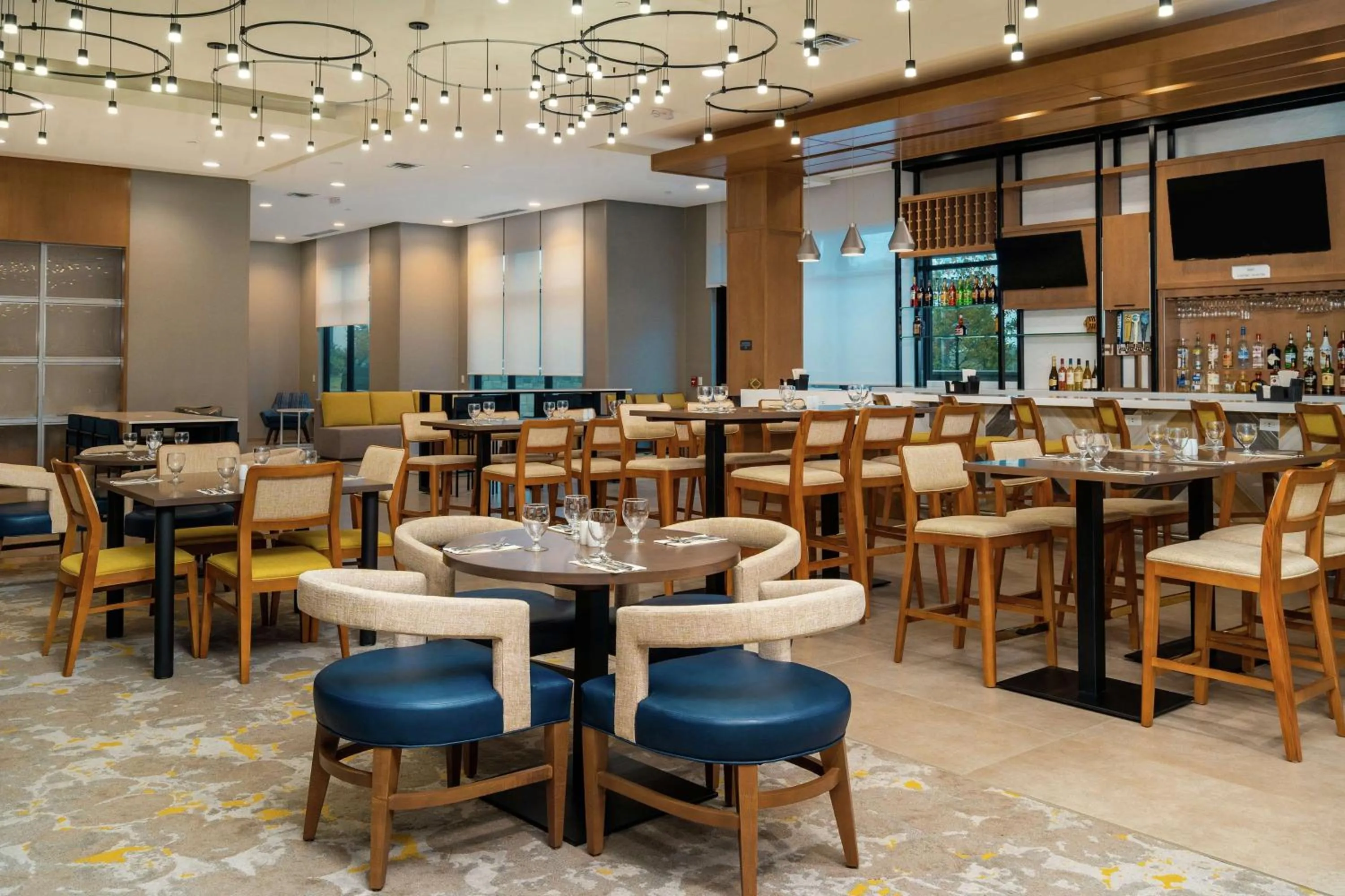 Restaurant/places to eat in Hilton Garden Inn Cedar Park Austin