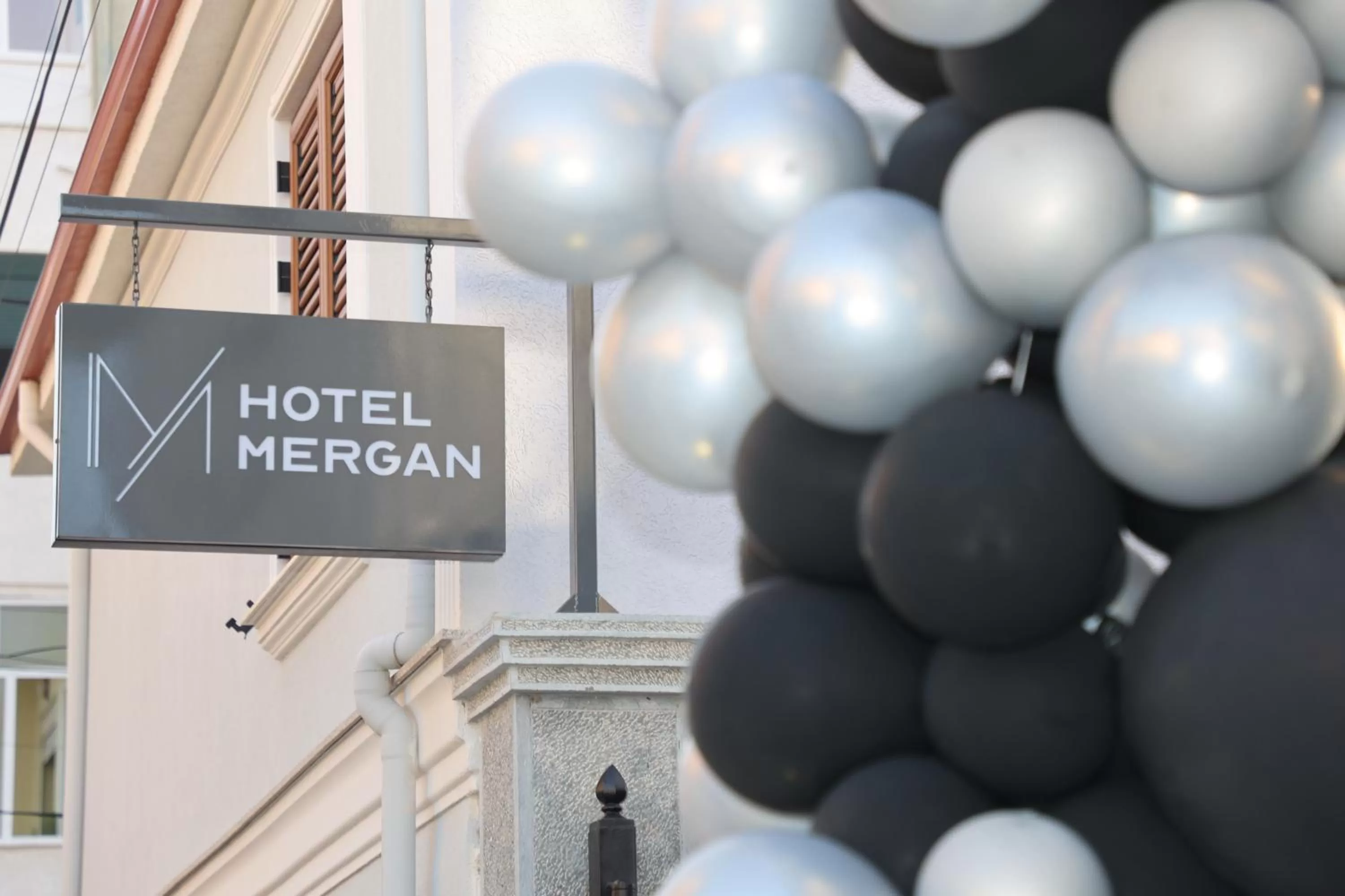 Logo/Certificate/Sign in Mergan Hotel