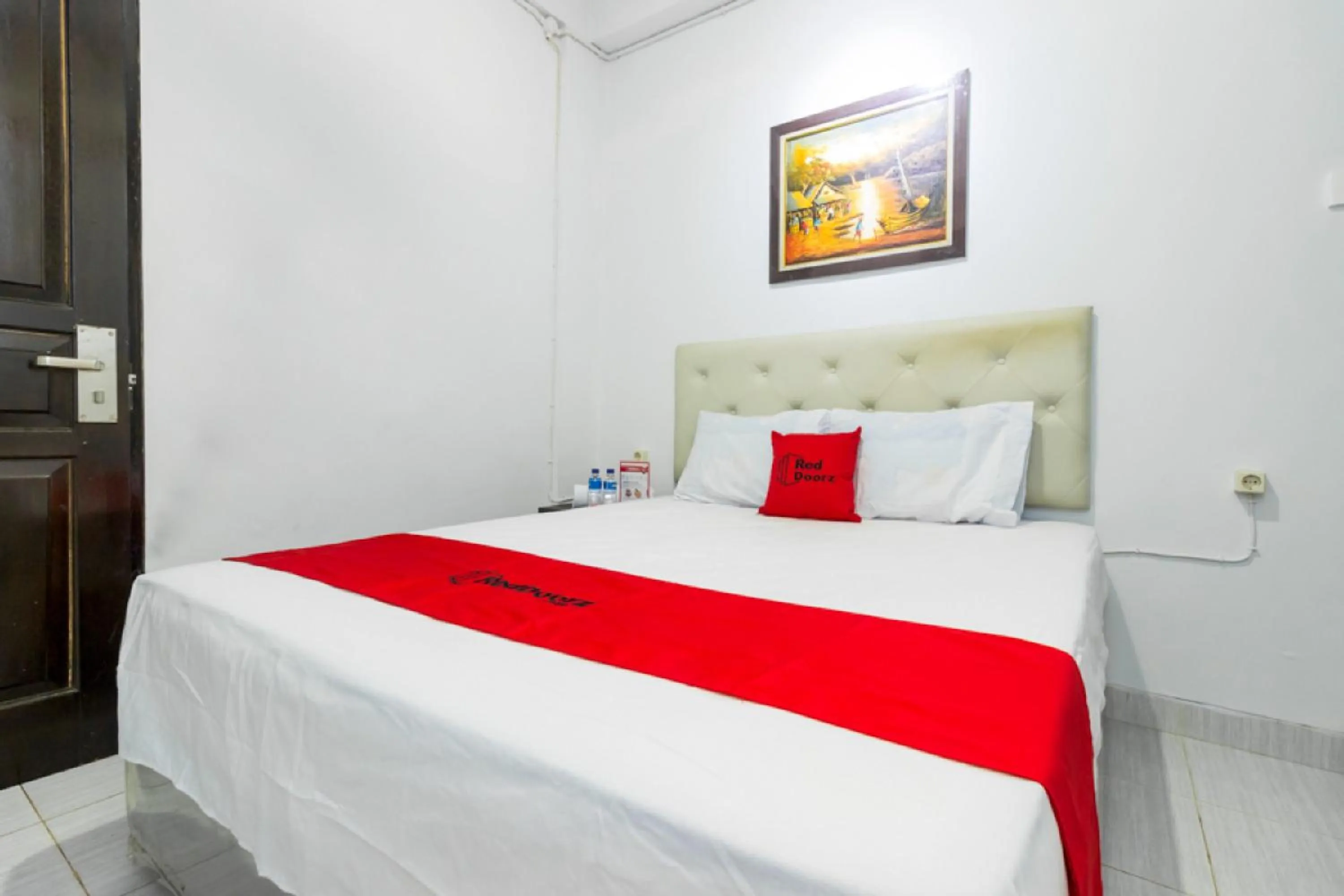 Bedroom, Bed in Reddoorz near Gajah Mada Plaza 2