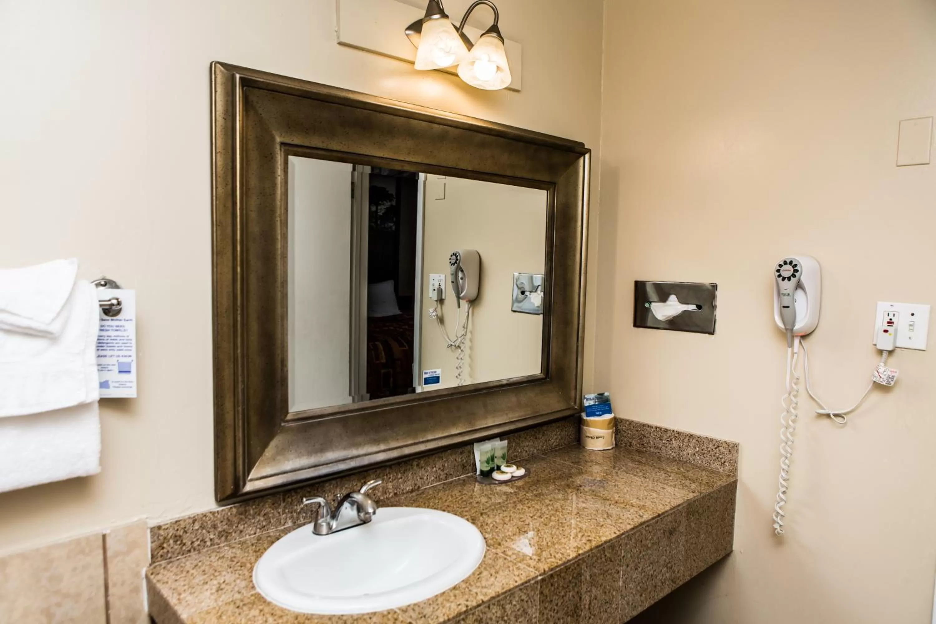 Bathroom in Pelican Inn