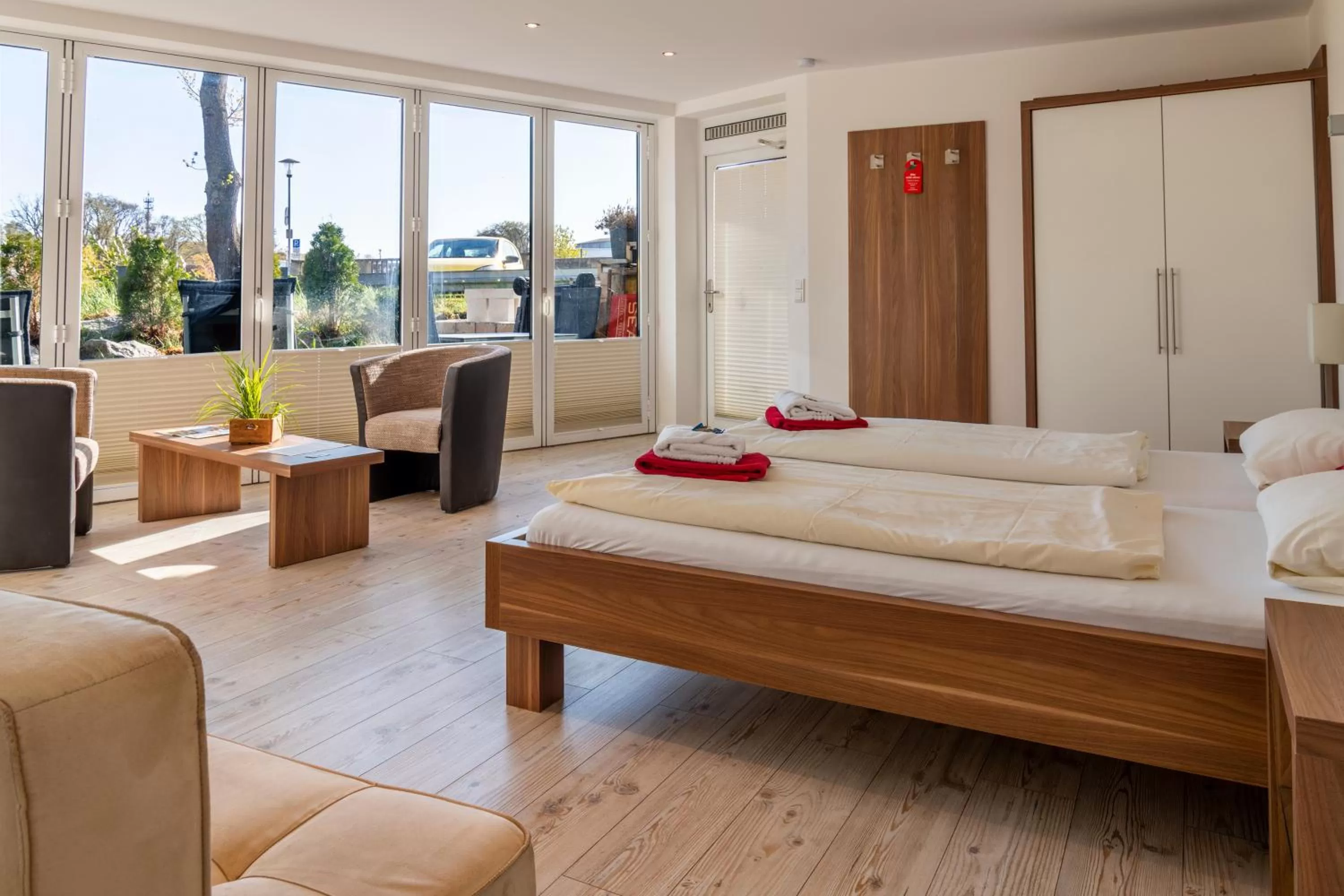 Photo of the whole room, Bed in Seaside-Strandhotel