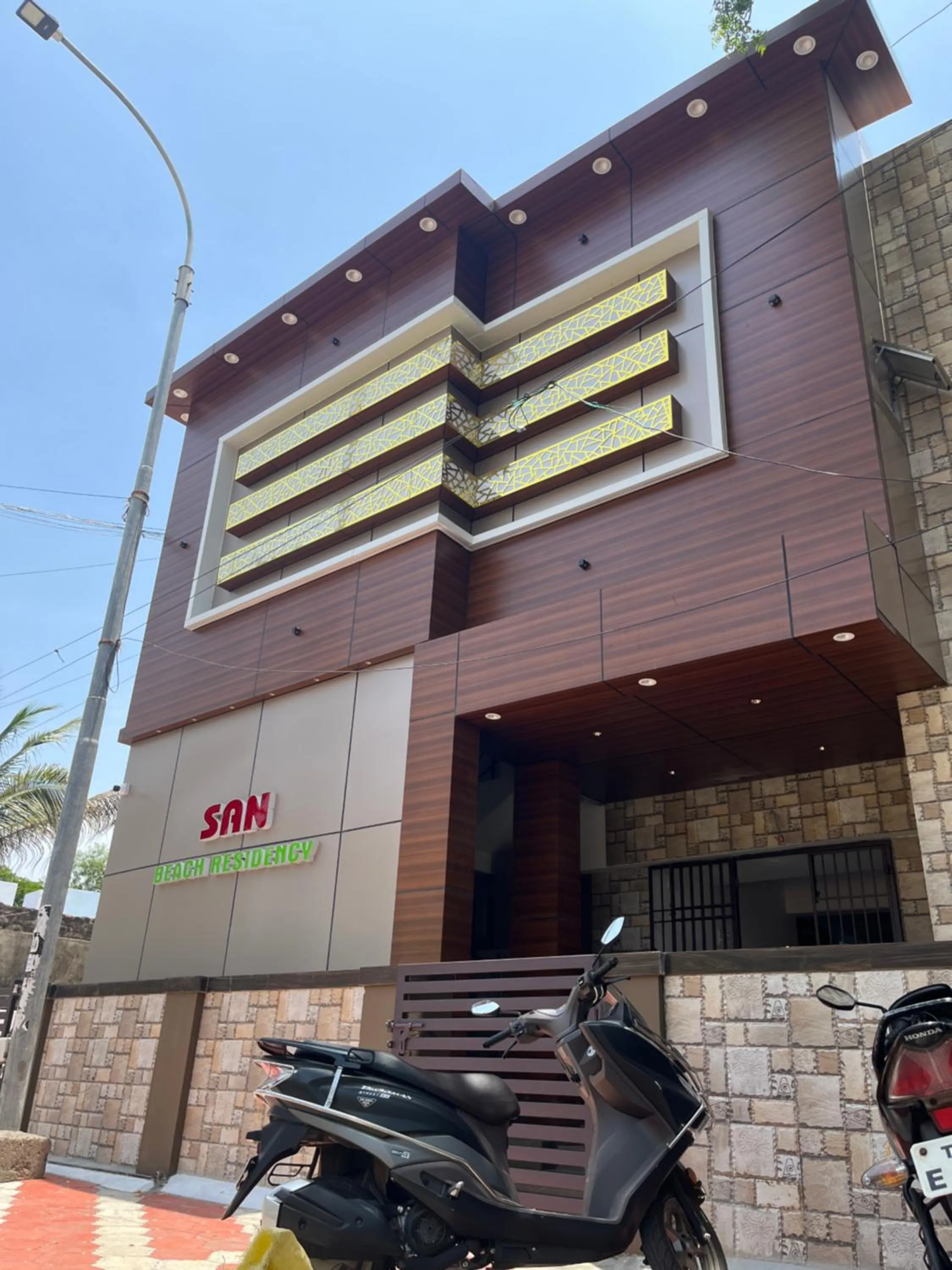 Day in SAN BEACH RESIDENCY